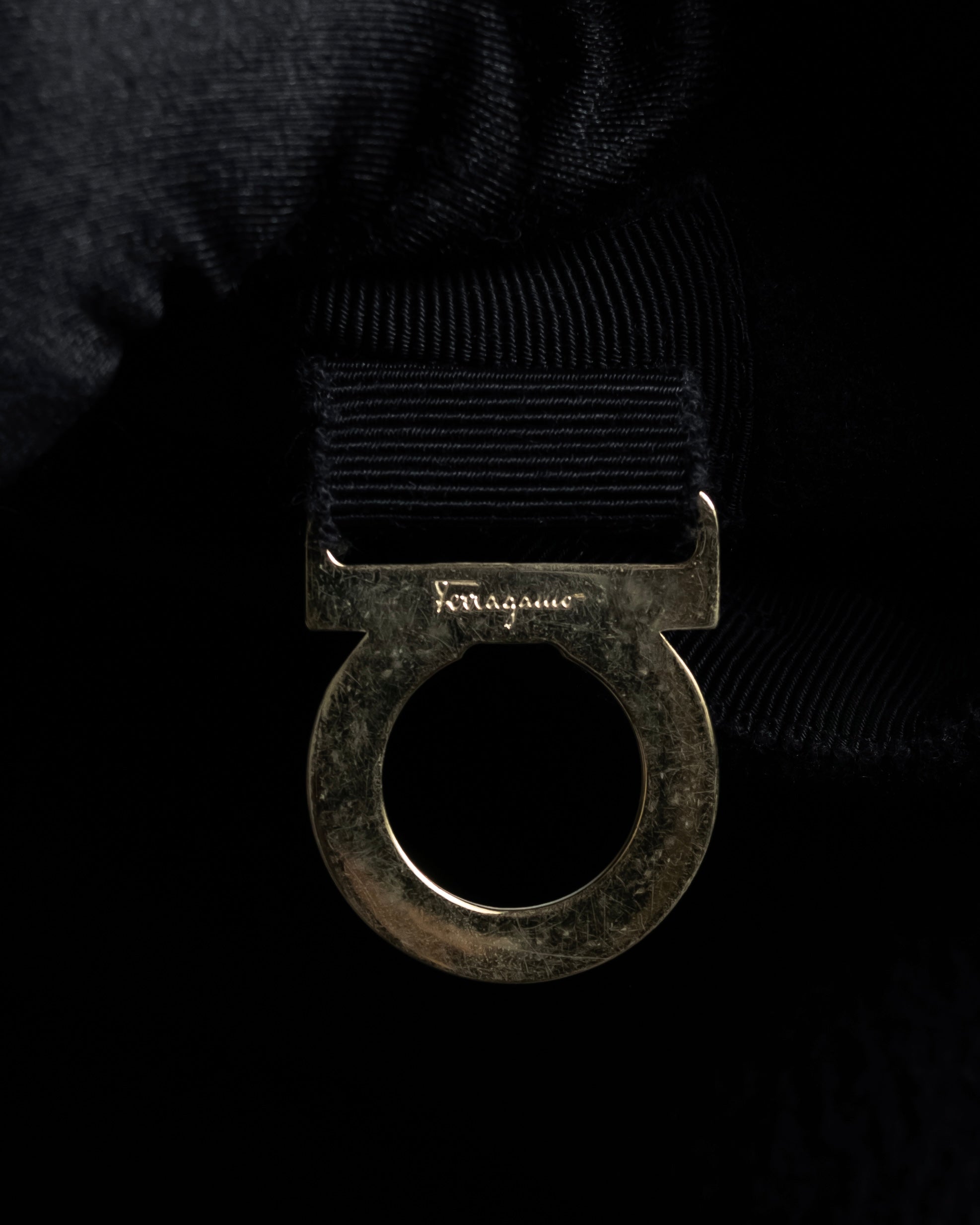 "Salvatore Ferragamo" 90's-00's Gancini motif design box silhouette jacket