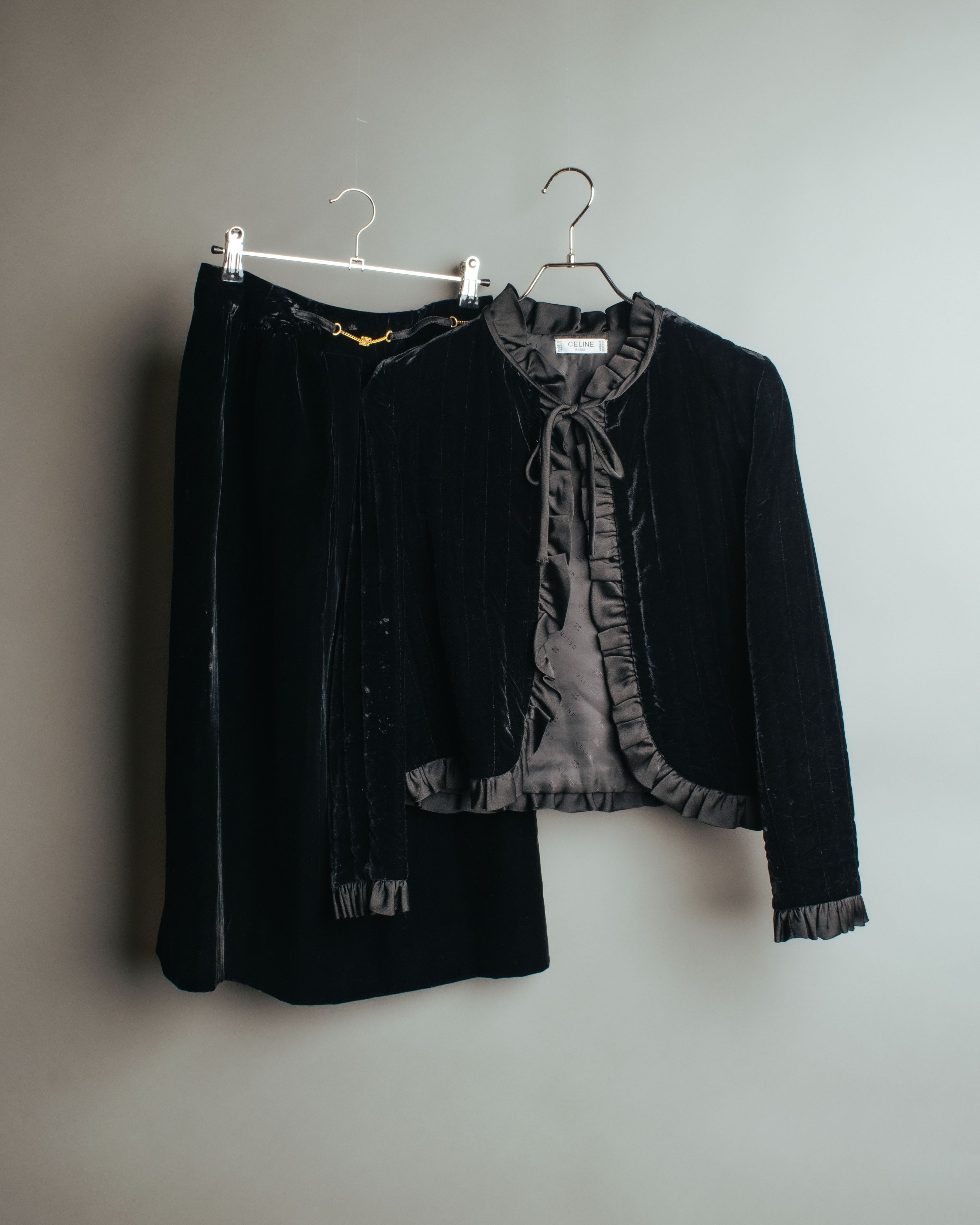 -SPECIAL- “CELINE” 80’s-90’s velvet frilled chain setup