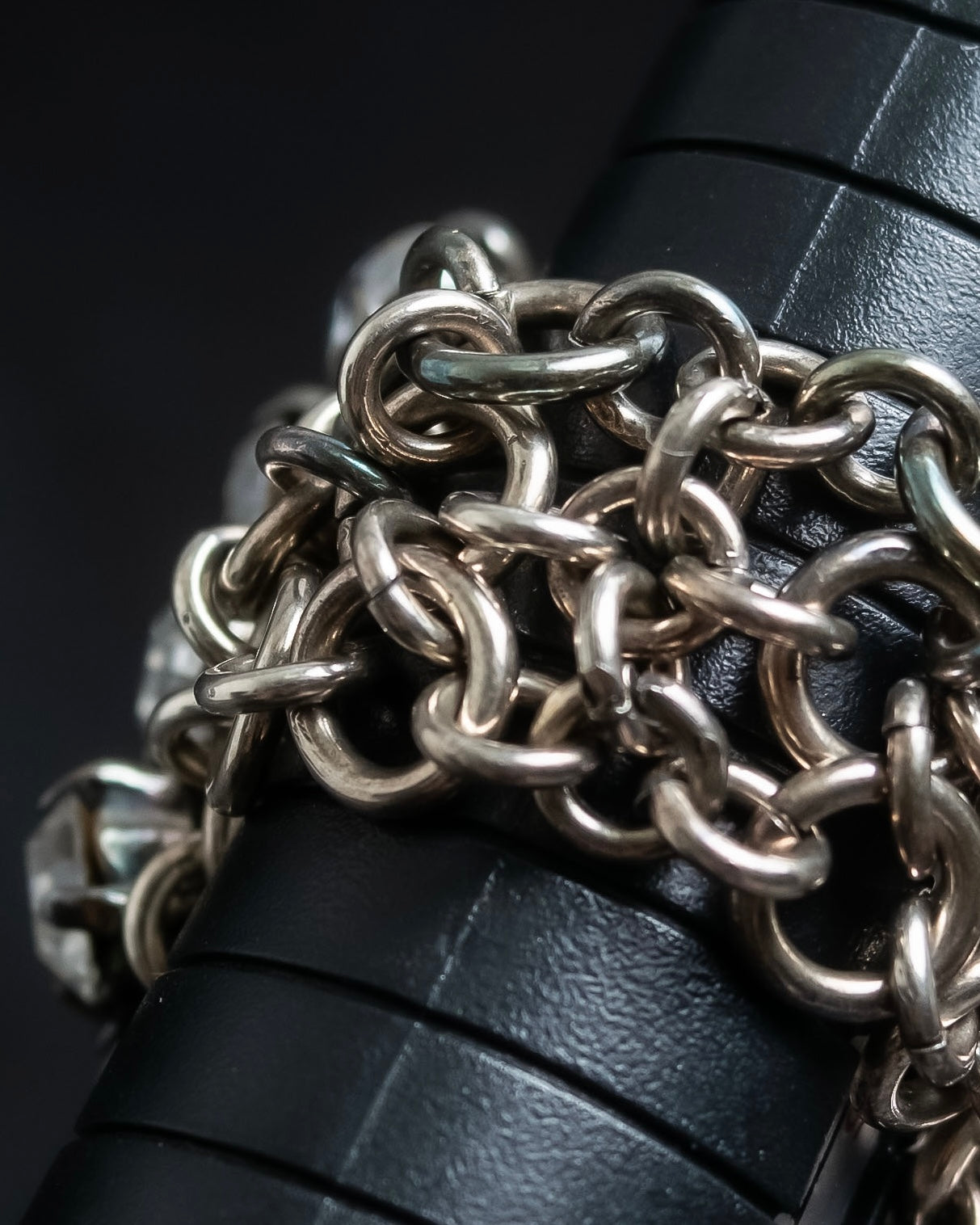 "SERGE THORAVAL" Crystal top chain braided ring