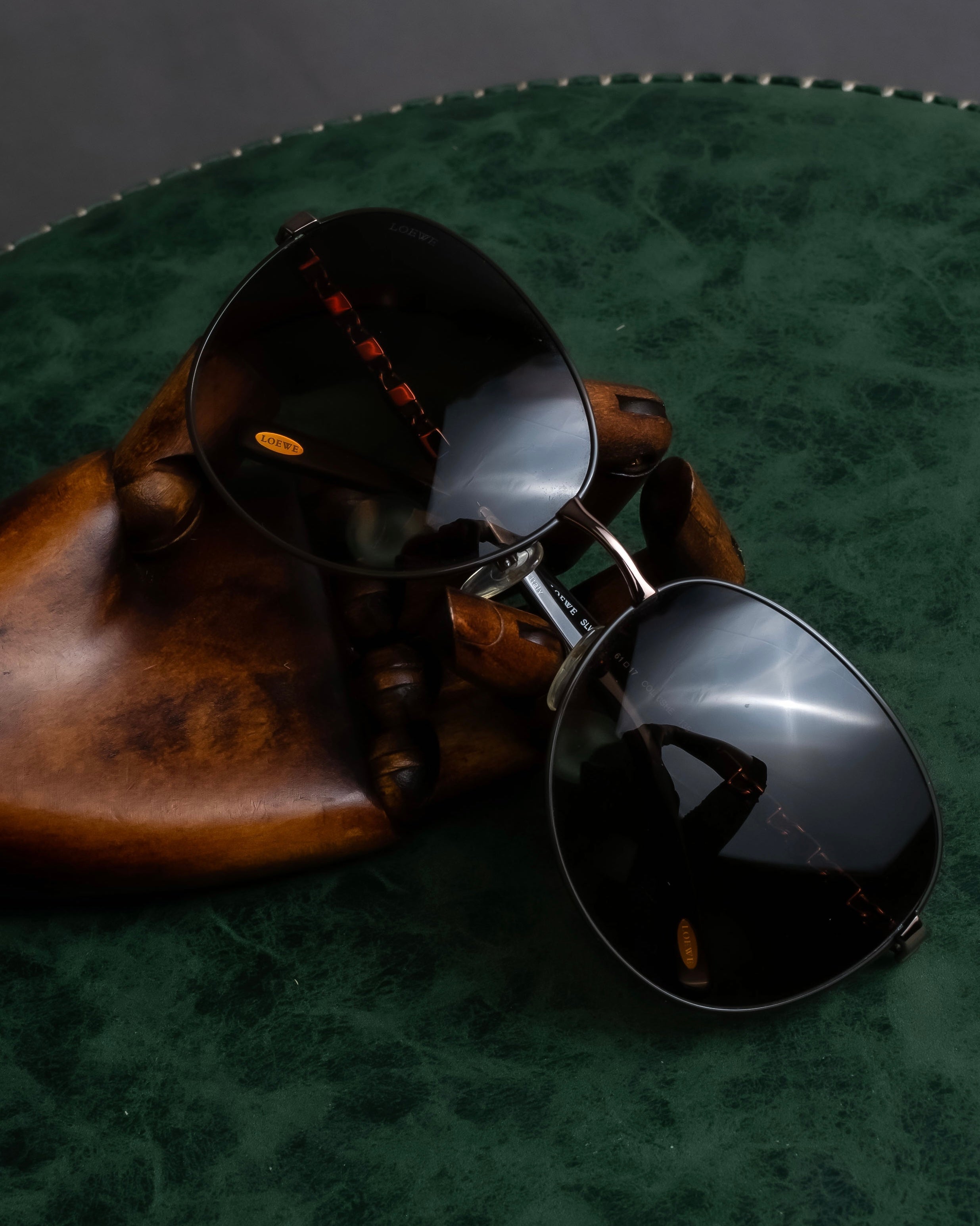 "LOEWE" Temple chain detail teardrop frame sunglasses