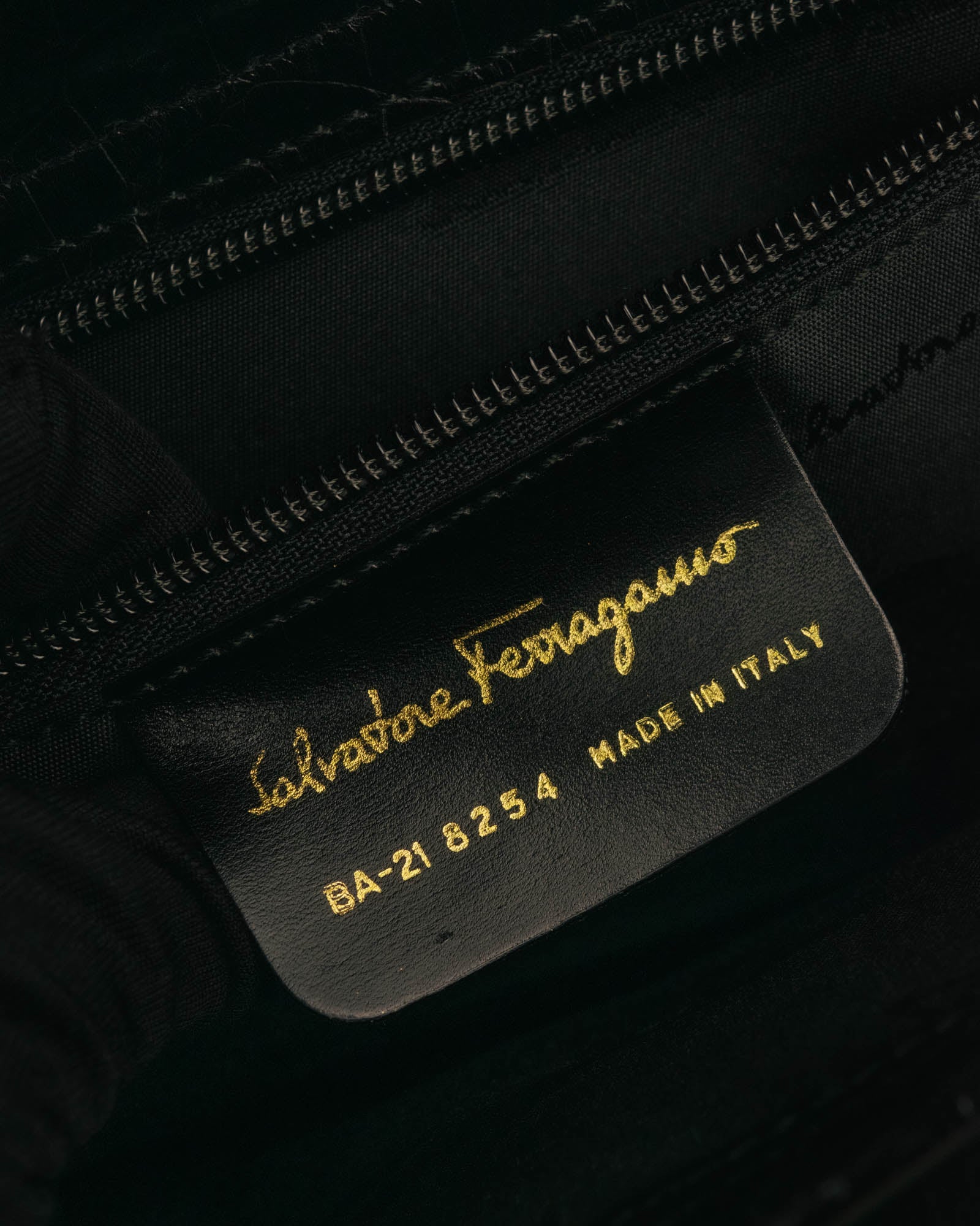 “Salvatore Ferragamo” 90’s-00’s crocodile embossed structured tote bag