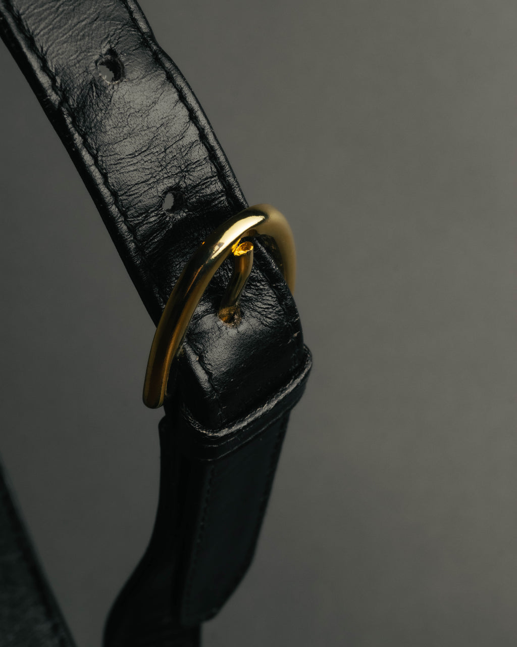 “Gianfranco Lotti” 90’s-00’s Black leather turn lock shoulder bag