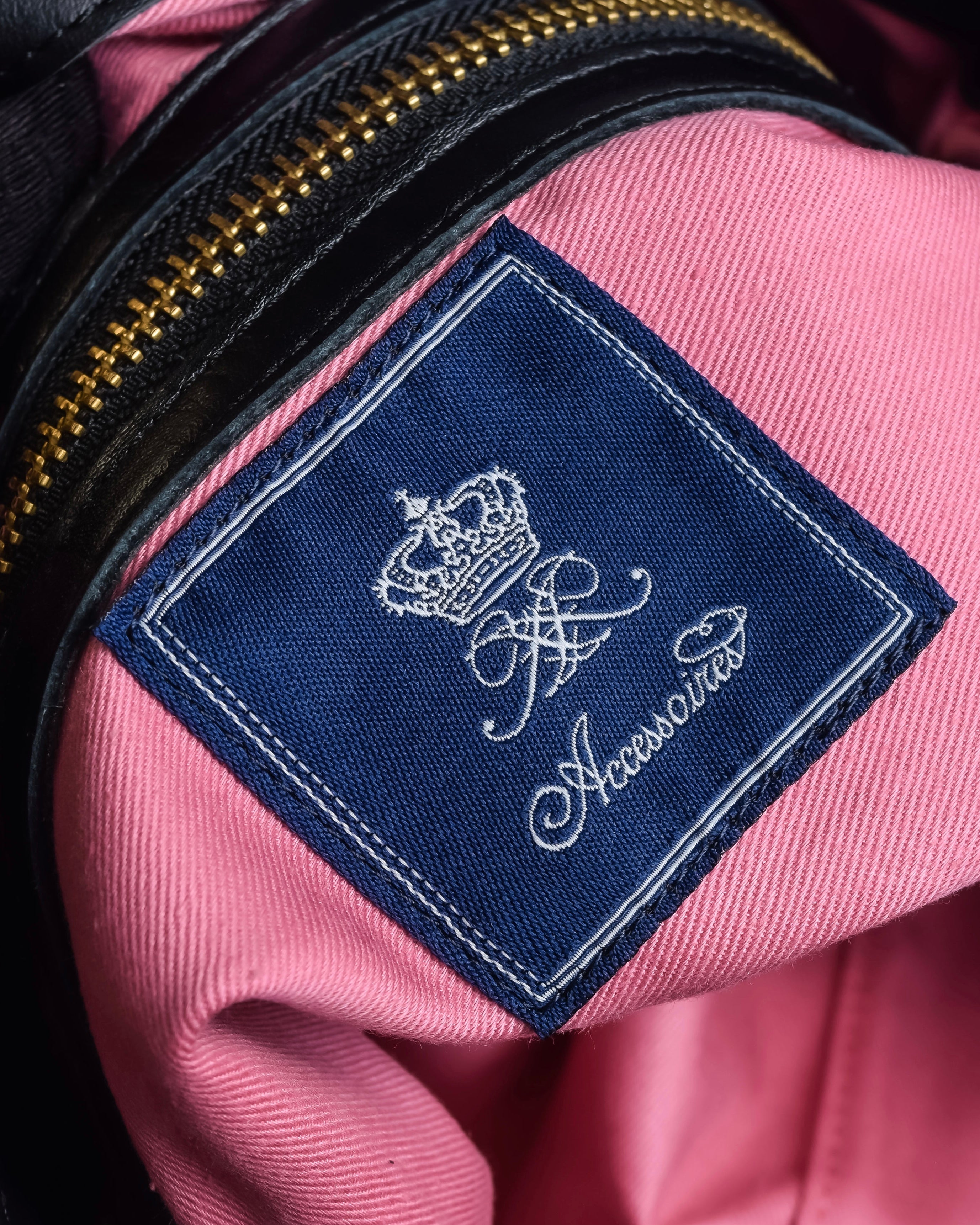 "ADMJ" Gold clasp grain leather shoulder bag