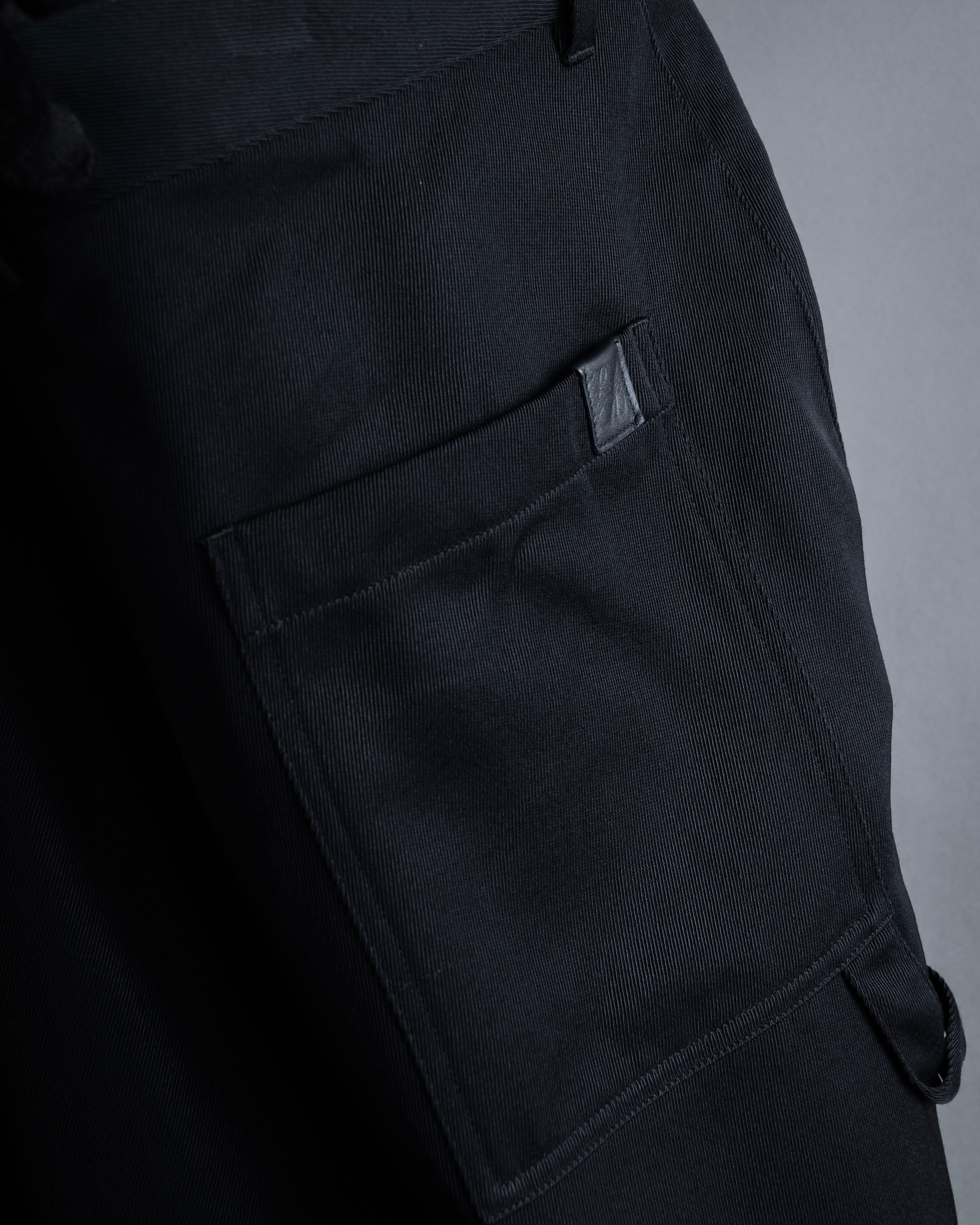 "LOEWE" Three-dimensional pattern design wide slacks