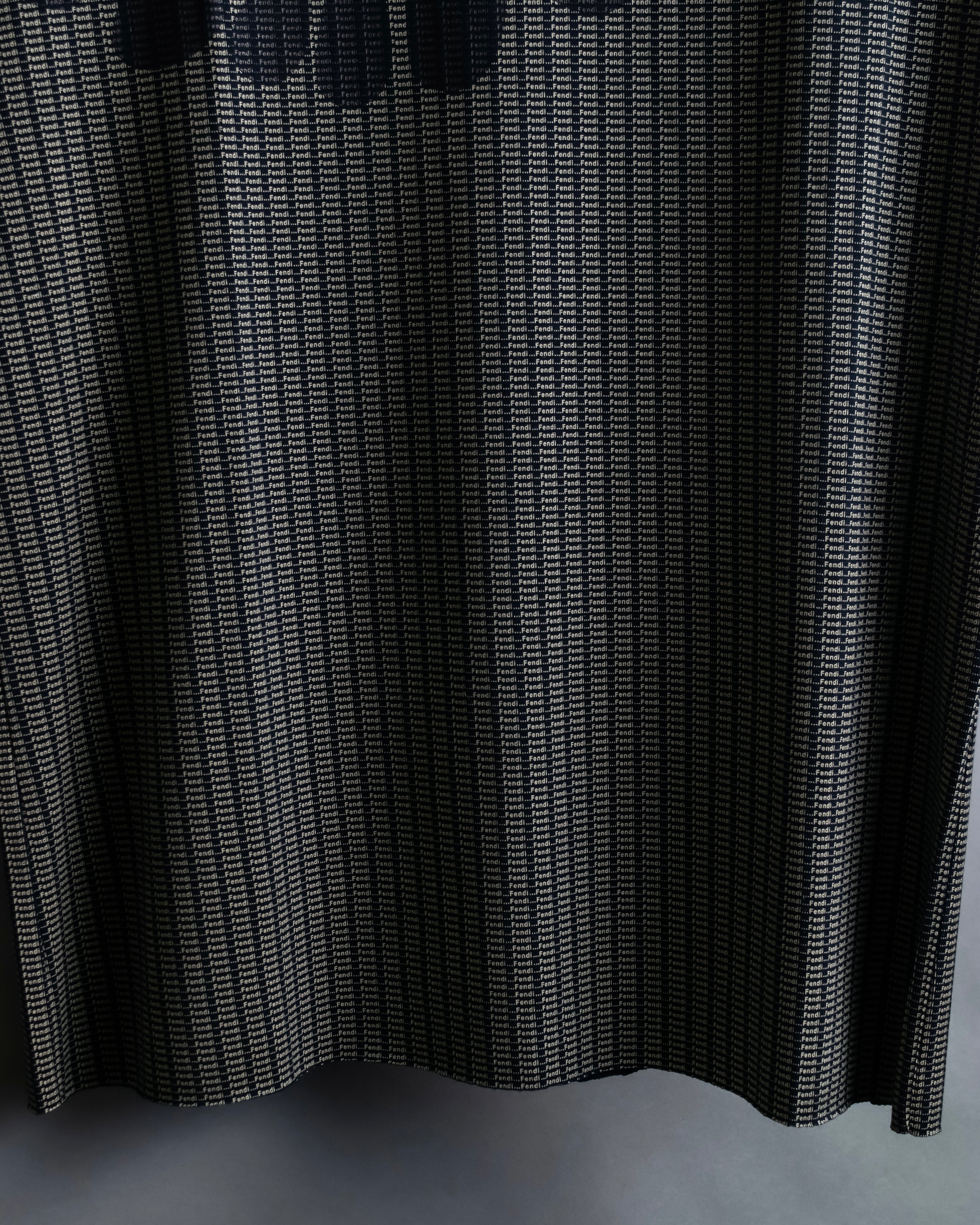 "FENDI" Logo print V-neck sleeveless top