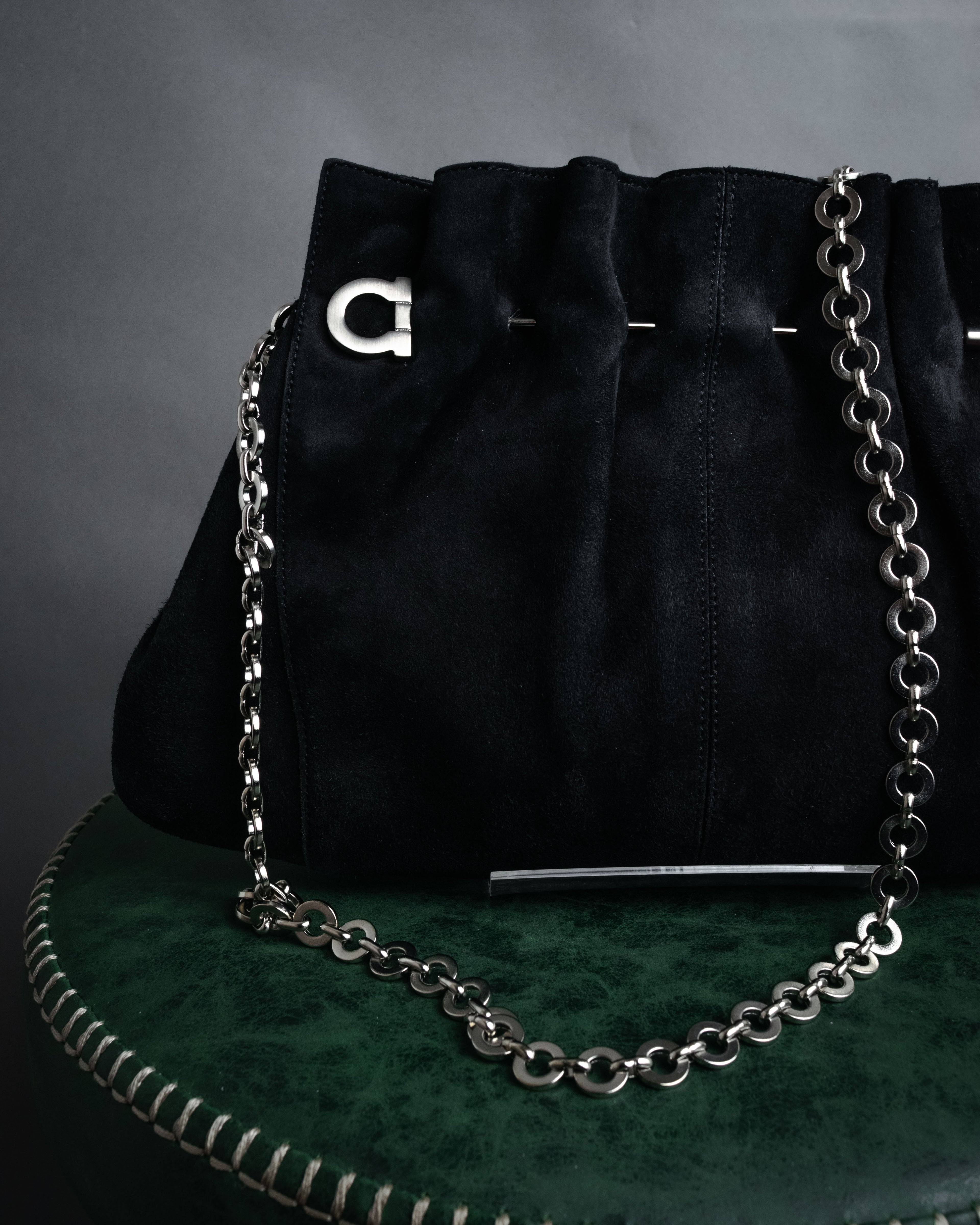“Salvatore Ferragamo“ 90’s-00’s Suede gancini chain shoulder bag