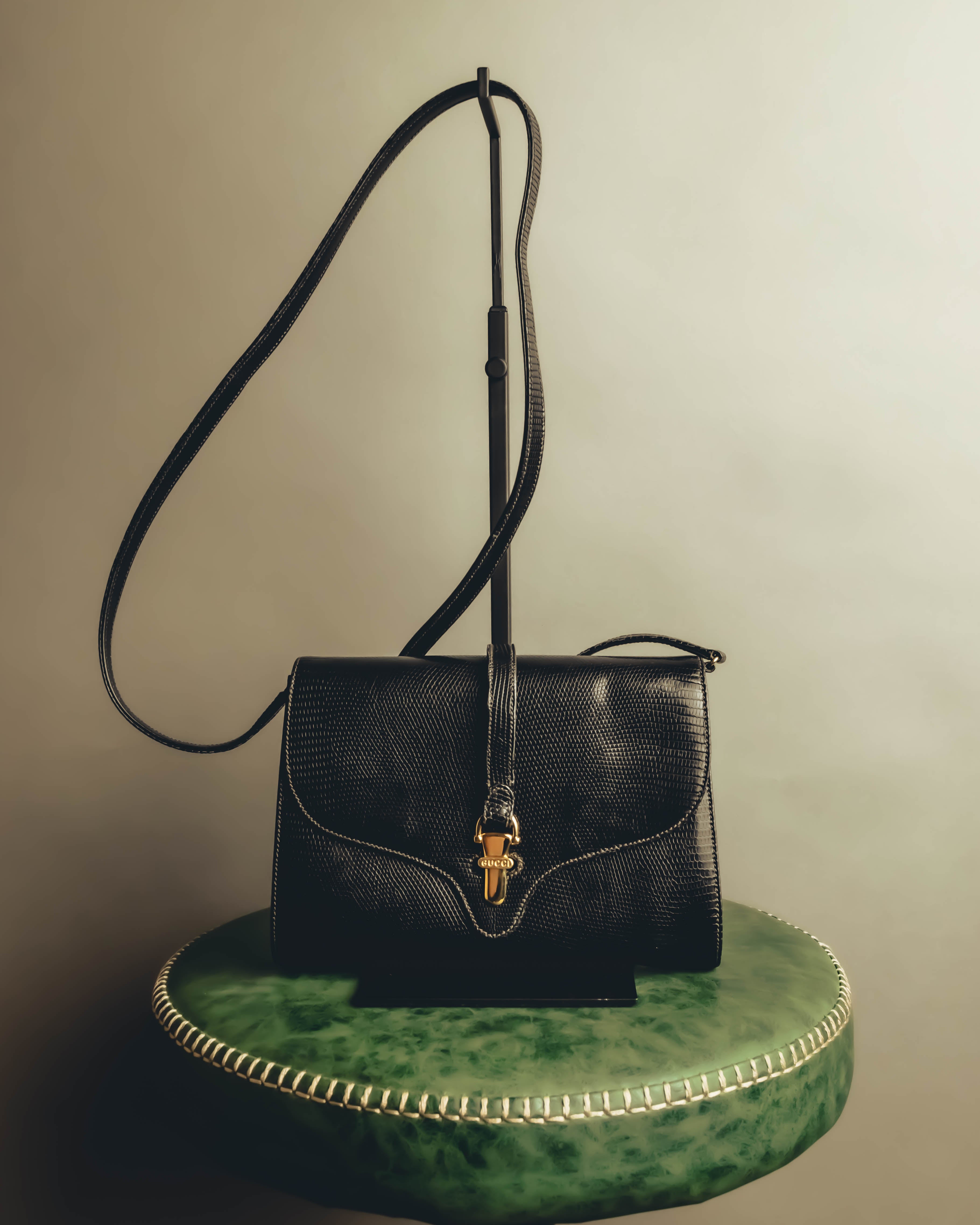 "GUCCI" 60's-70's Glossy lizard embossed leather shoulder bag