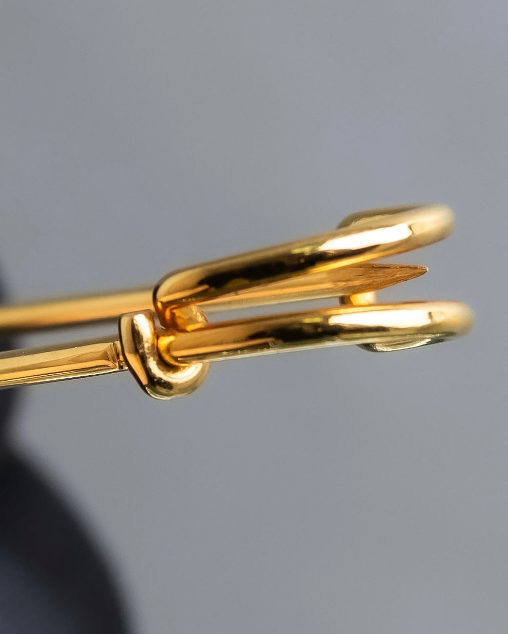 "HERMES" Metal gold logo engraving pin