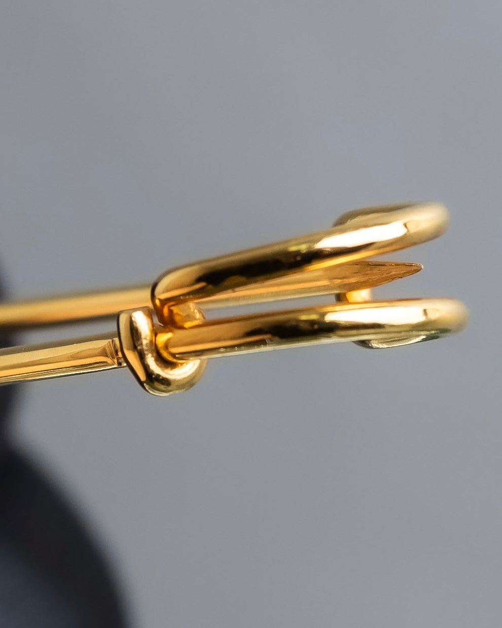 "HERMES" Metal gold logo engraving pin