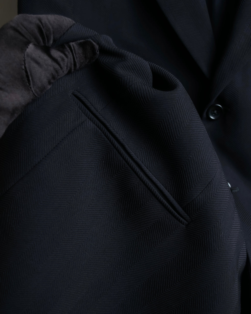 "ARMANI COLLEZIONI" Herringbone weave classical detail set up