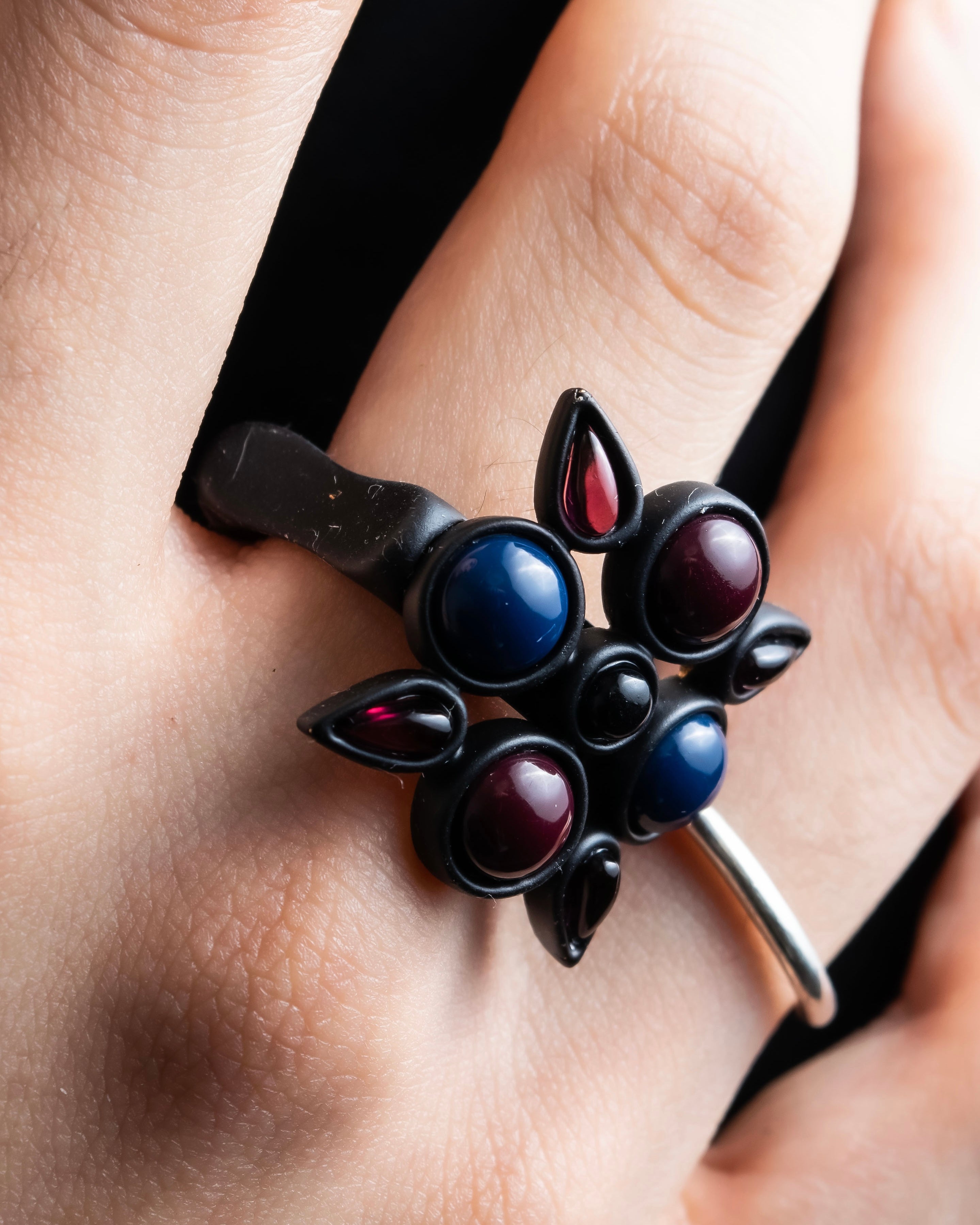 "LOUIS VUITTON"　Geometric color stone ring