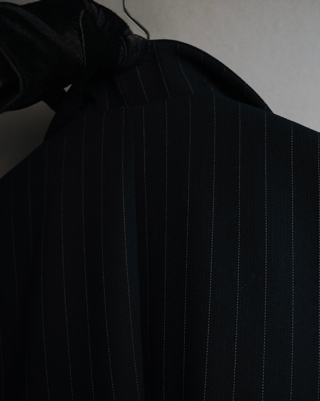 –SPECIAL– "GIORGIO ARMANI"
90’s Borgonuovo 21 pinstripe fly front long coat