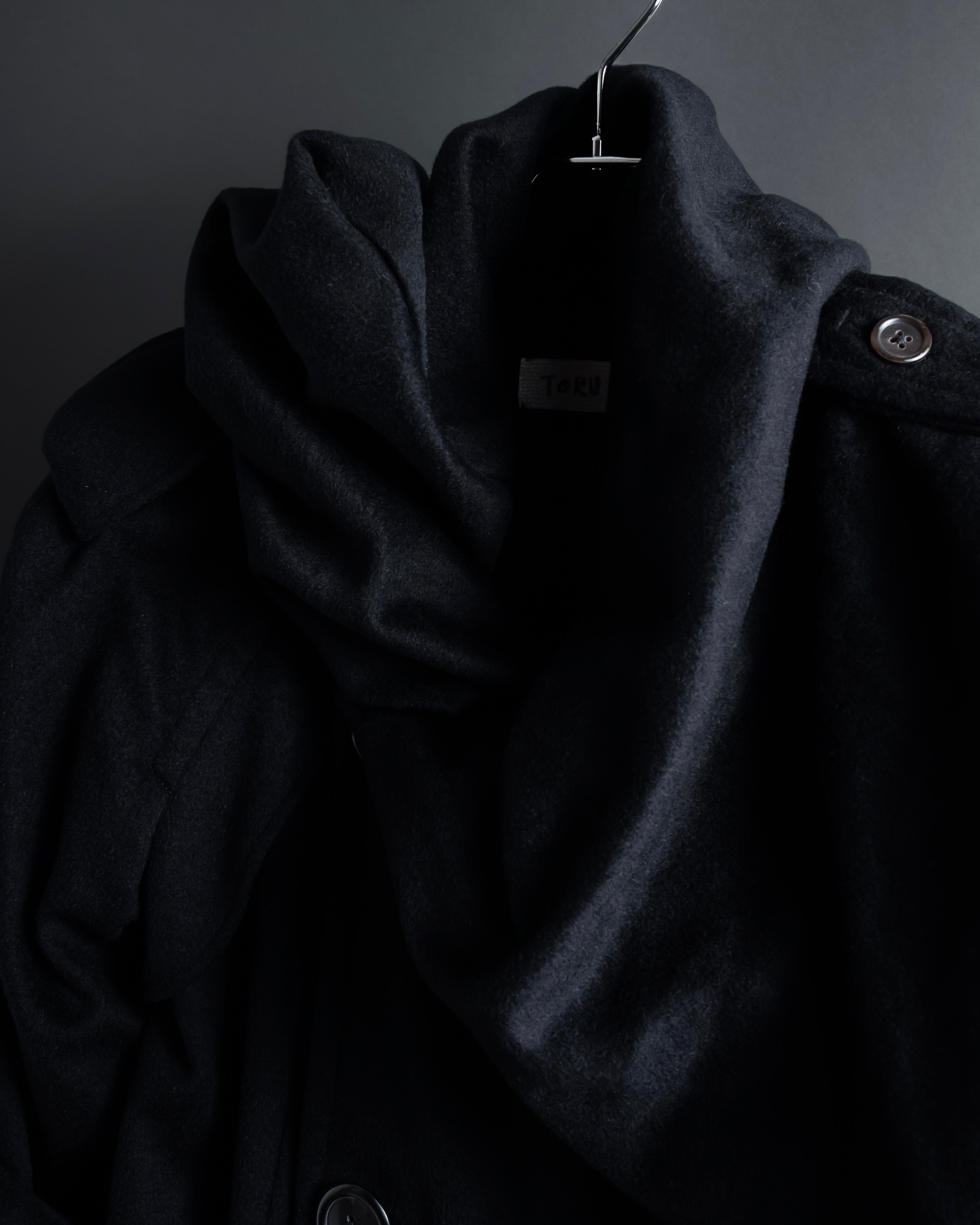 "TORUICHOU" Muffler-style collar military detail coat