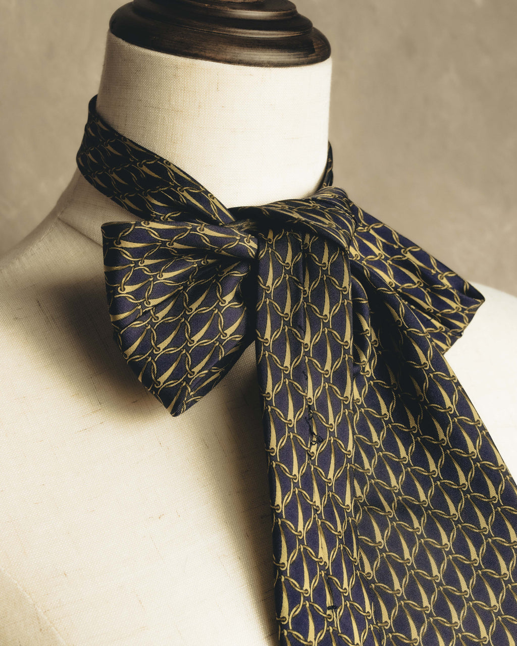 "GUCCI" 80's Nautical patterned silk necktie