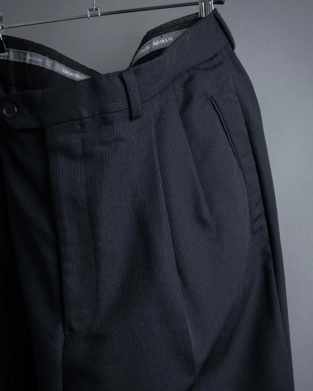 "GIORGIO ARMANI" LE COLLEZIONI line shadow stripe pattern set up