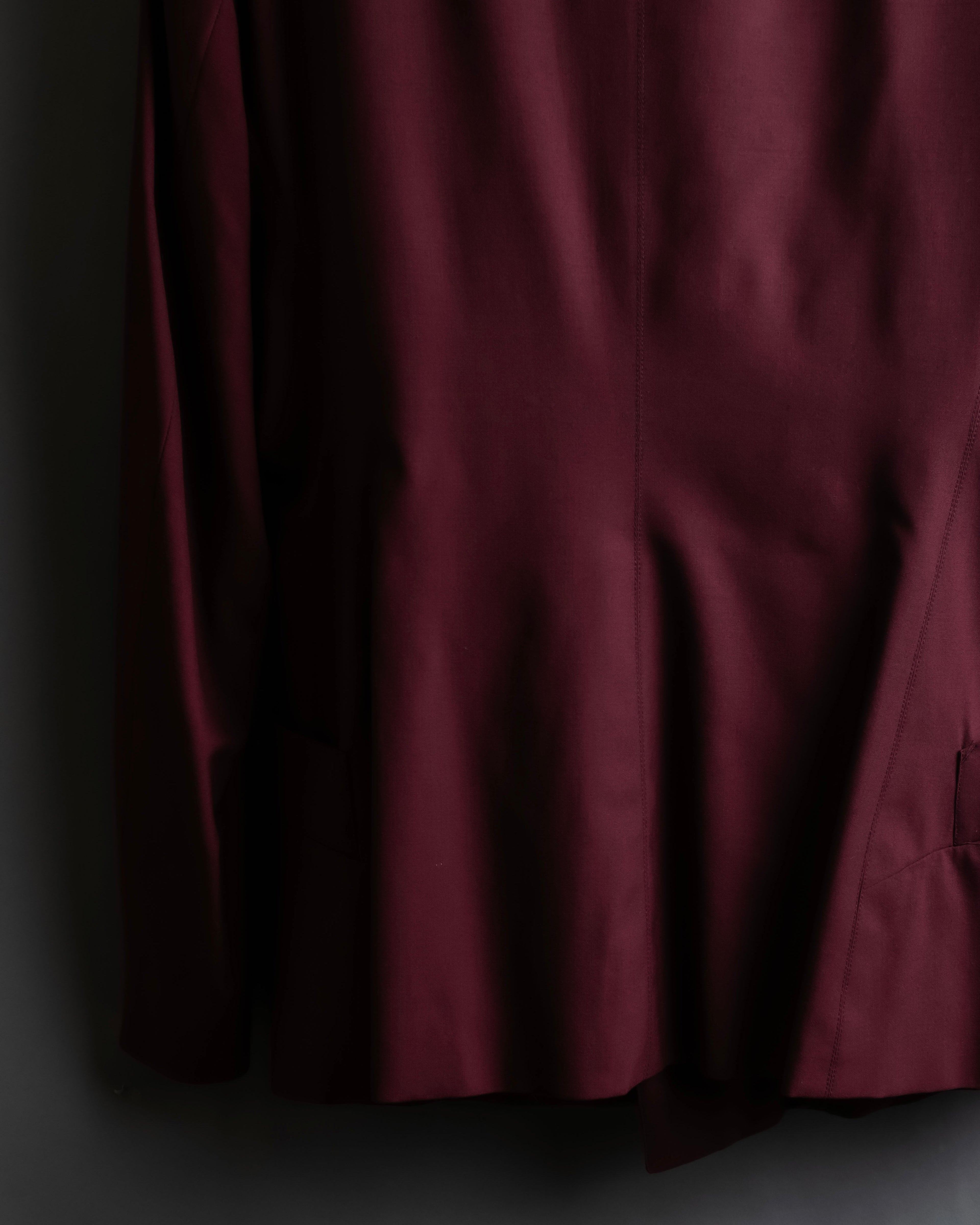 "JEAN PAUL GAULTIER FEMME"
Bordeaux color peaked lapel wool tailored jacket