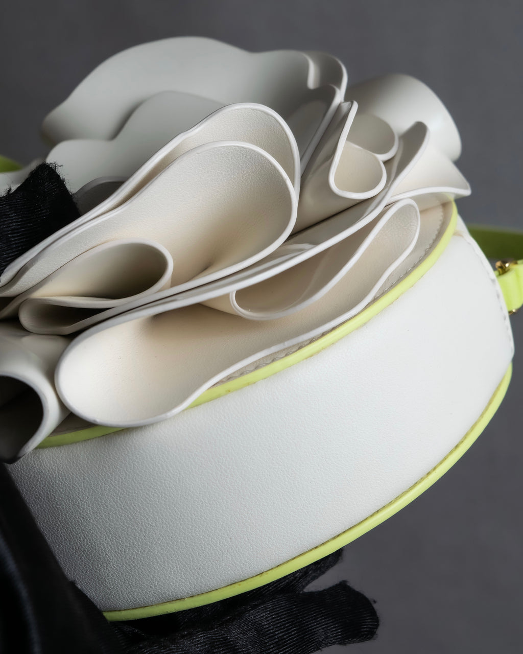 "Kate Spade" 3D rose design round hand bag