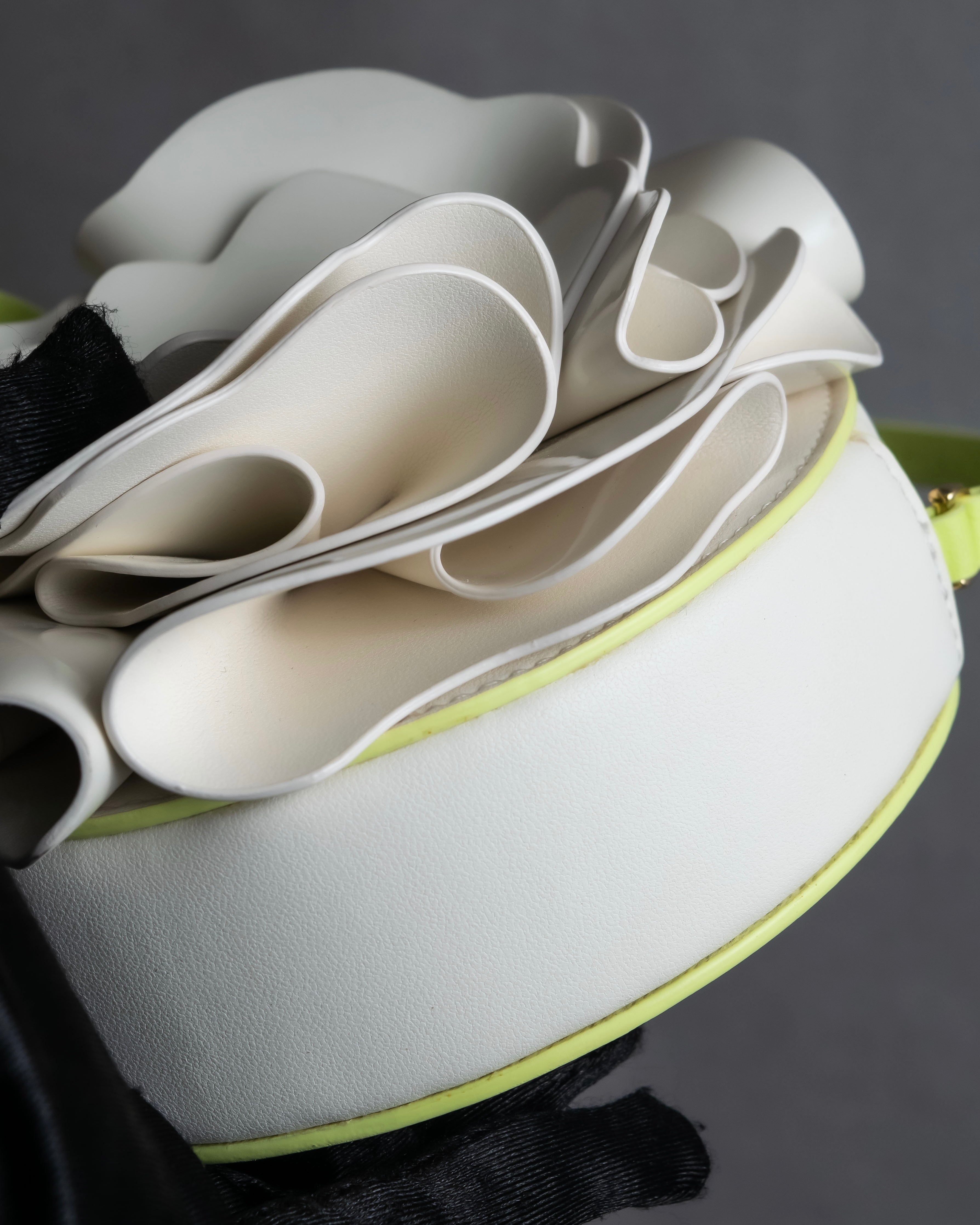 "Kate Spade" 3D rose design round hand bag