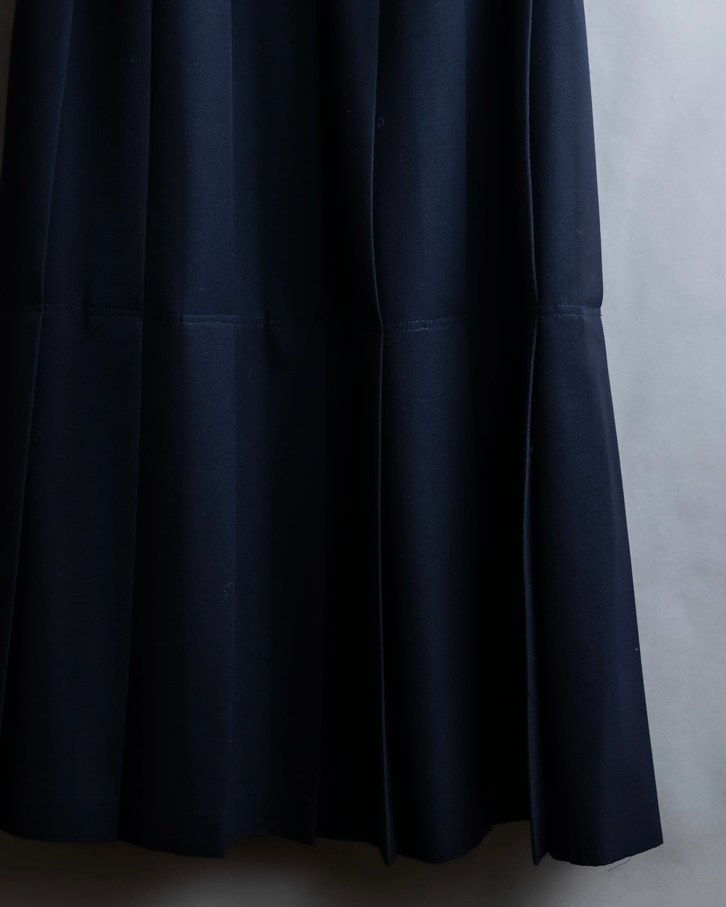 "COMME des GARCONS" Box pleated belted corset skirt