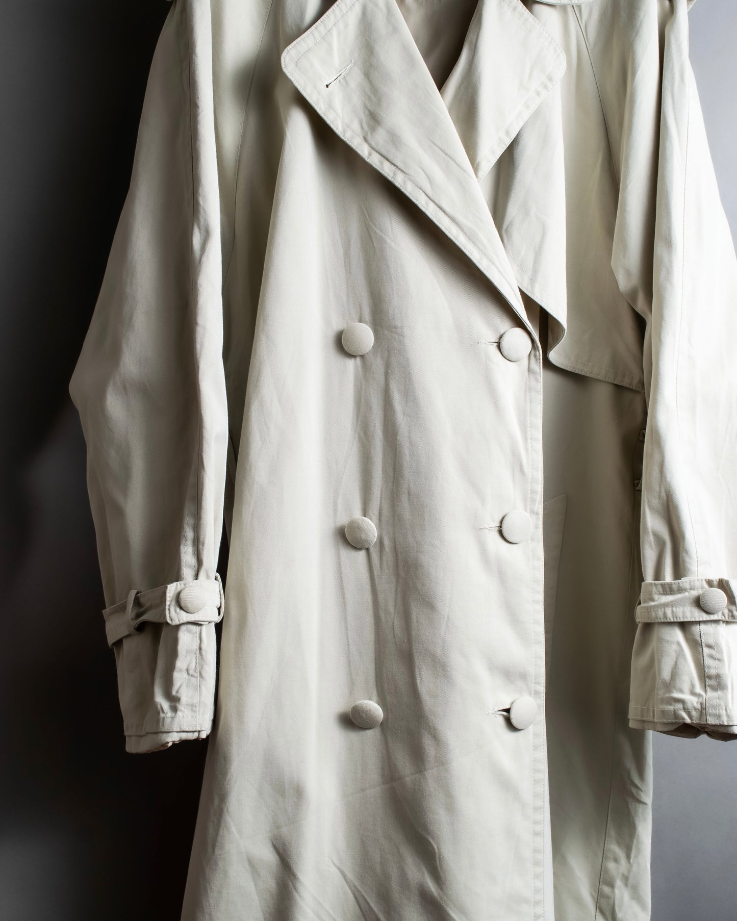 "MARILYN DE PEREL" Covered button detail  Ivory feminine trench coat