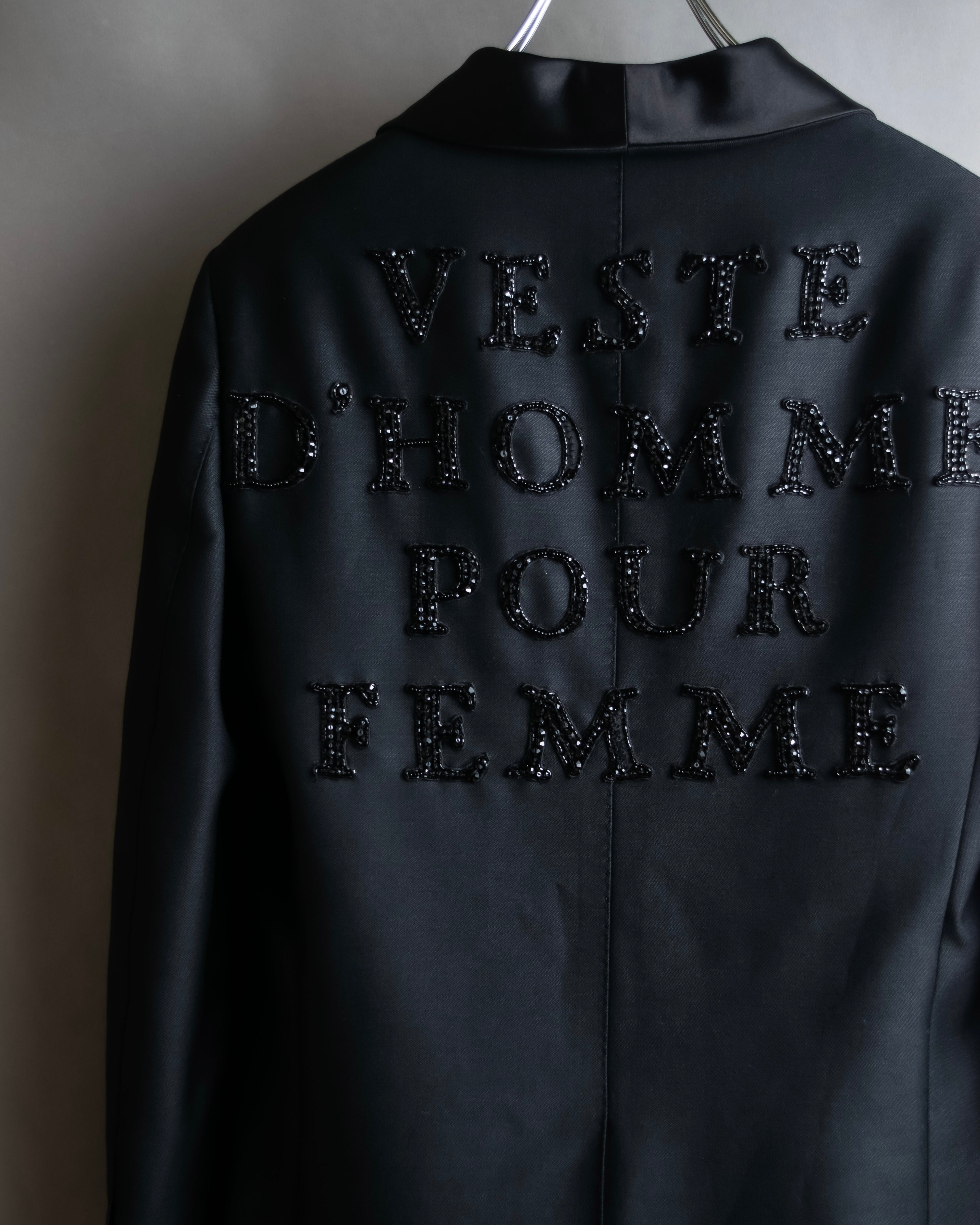 "GUCCI" Pre-Fall 2018 collection message embroidered shawl collar jacket