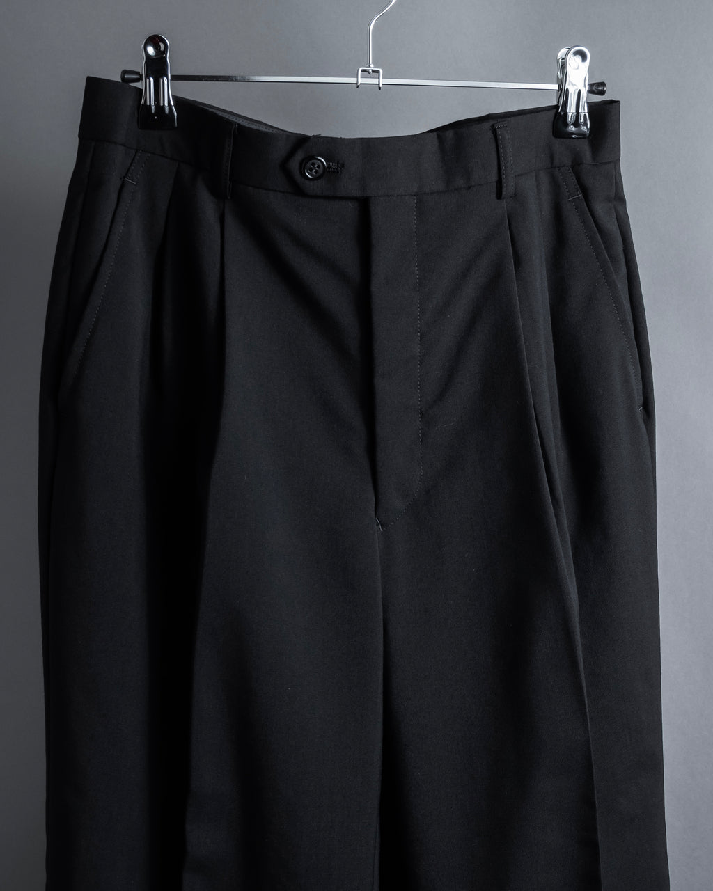 "YVES SAINT LAURENT" Straight tailoring design set up