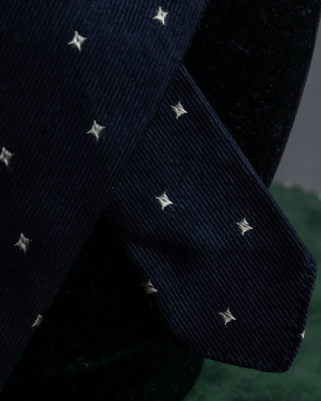 "COMME des GARCONS
 HOMME" Square diamond pattern sample necktie