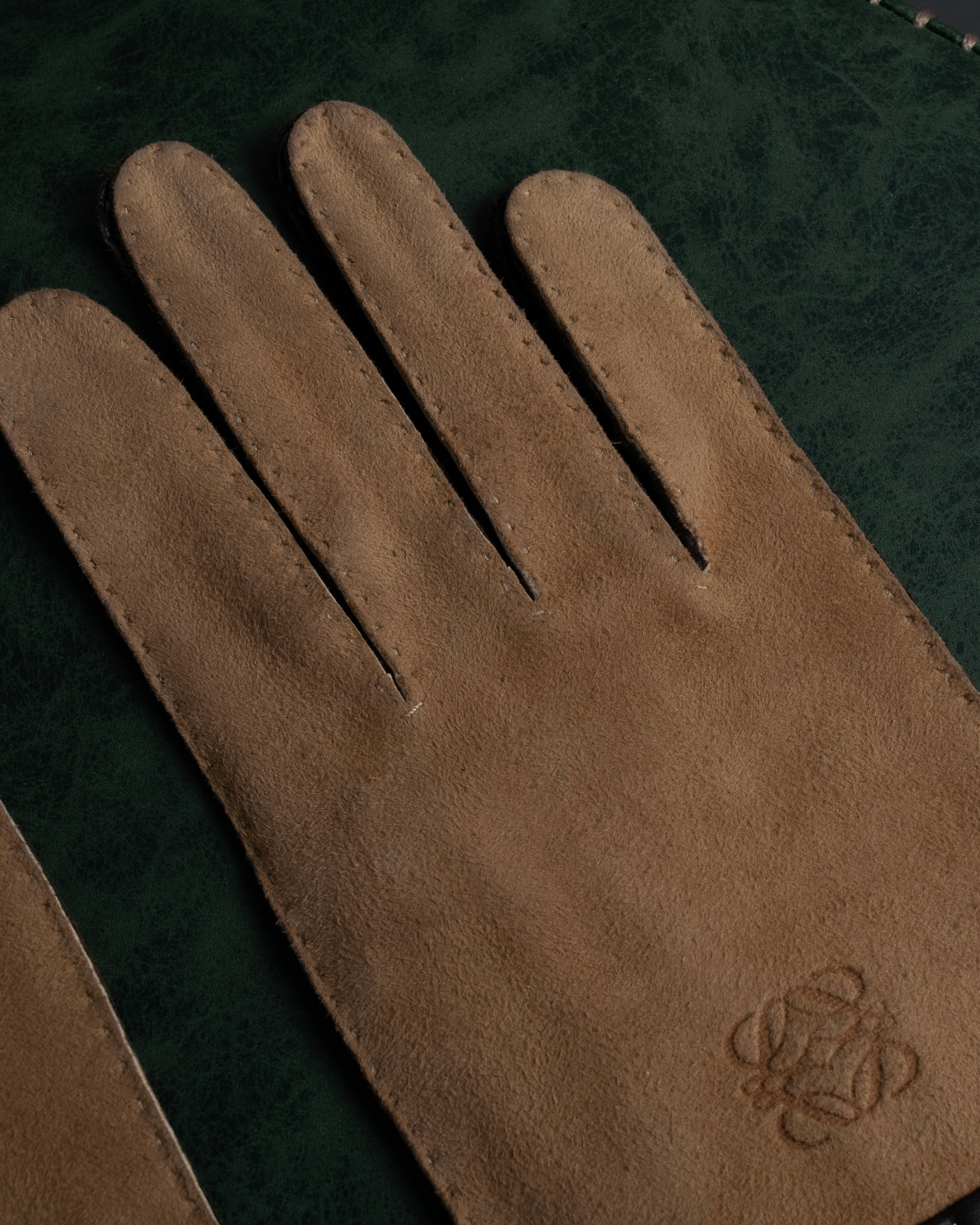 "LOEWE" Logo engraved combination leather gloves
