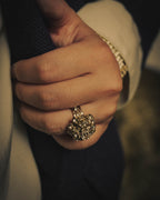 -SPDCIAL- “CHANEL” 99AW Repeated logo oval medallion ring