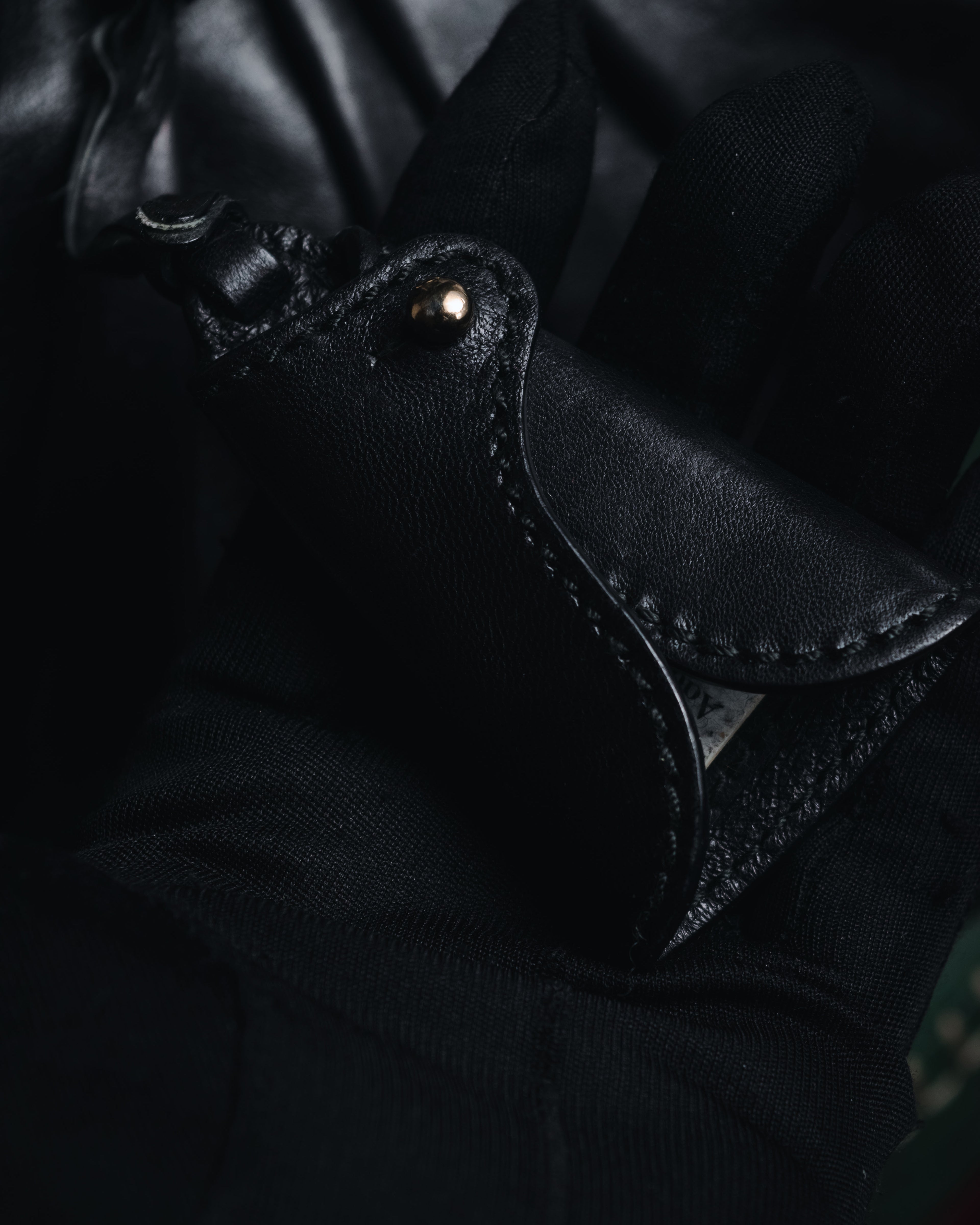 –SPECIAL– "Salvatore Ferragamo"
00’s Gancini gathered leather hobo bag