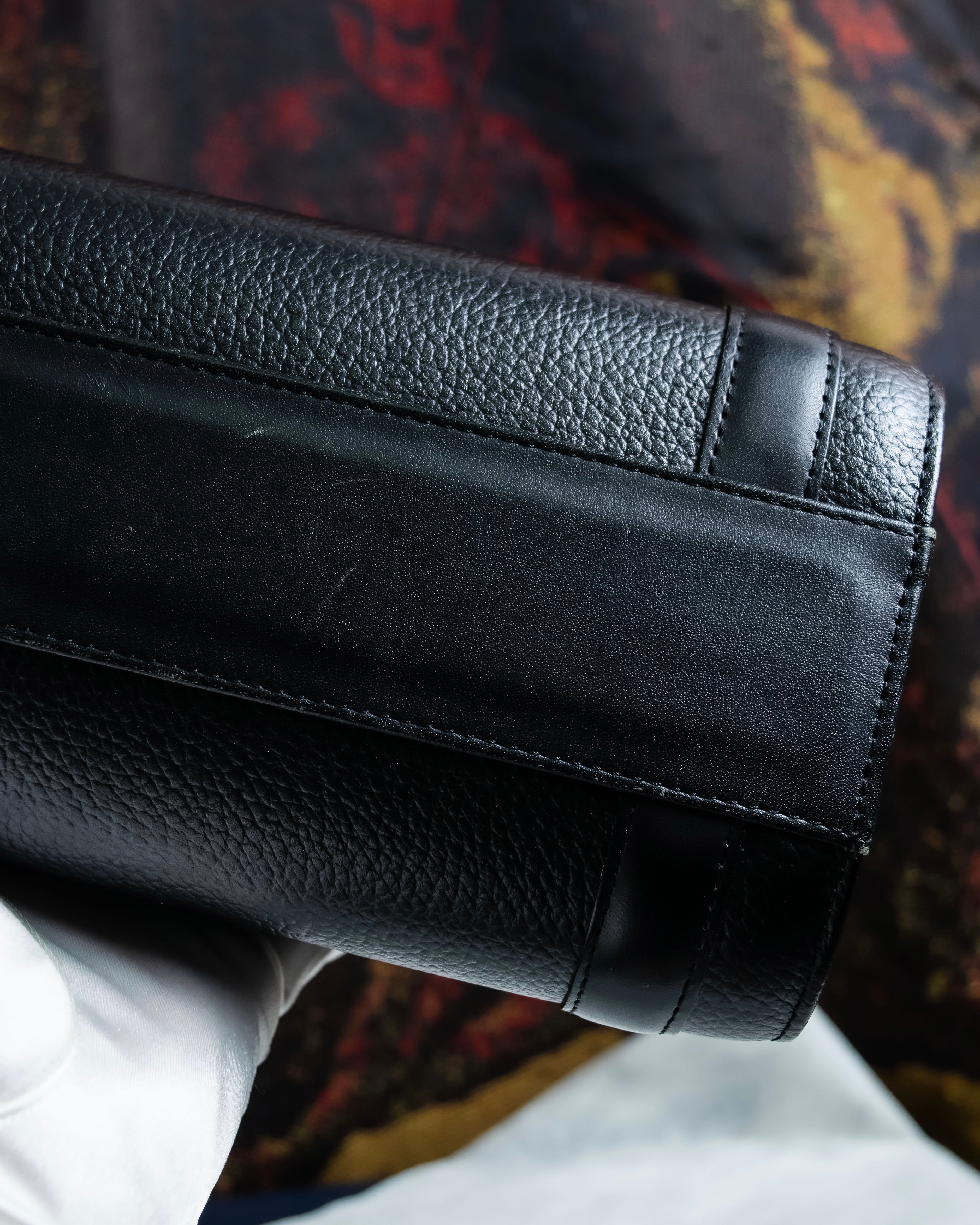 "BURBERRYS" Cylinder shaped leather one handle bag