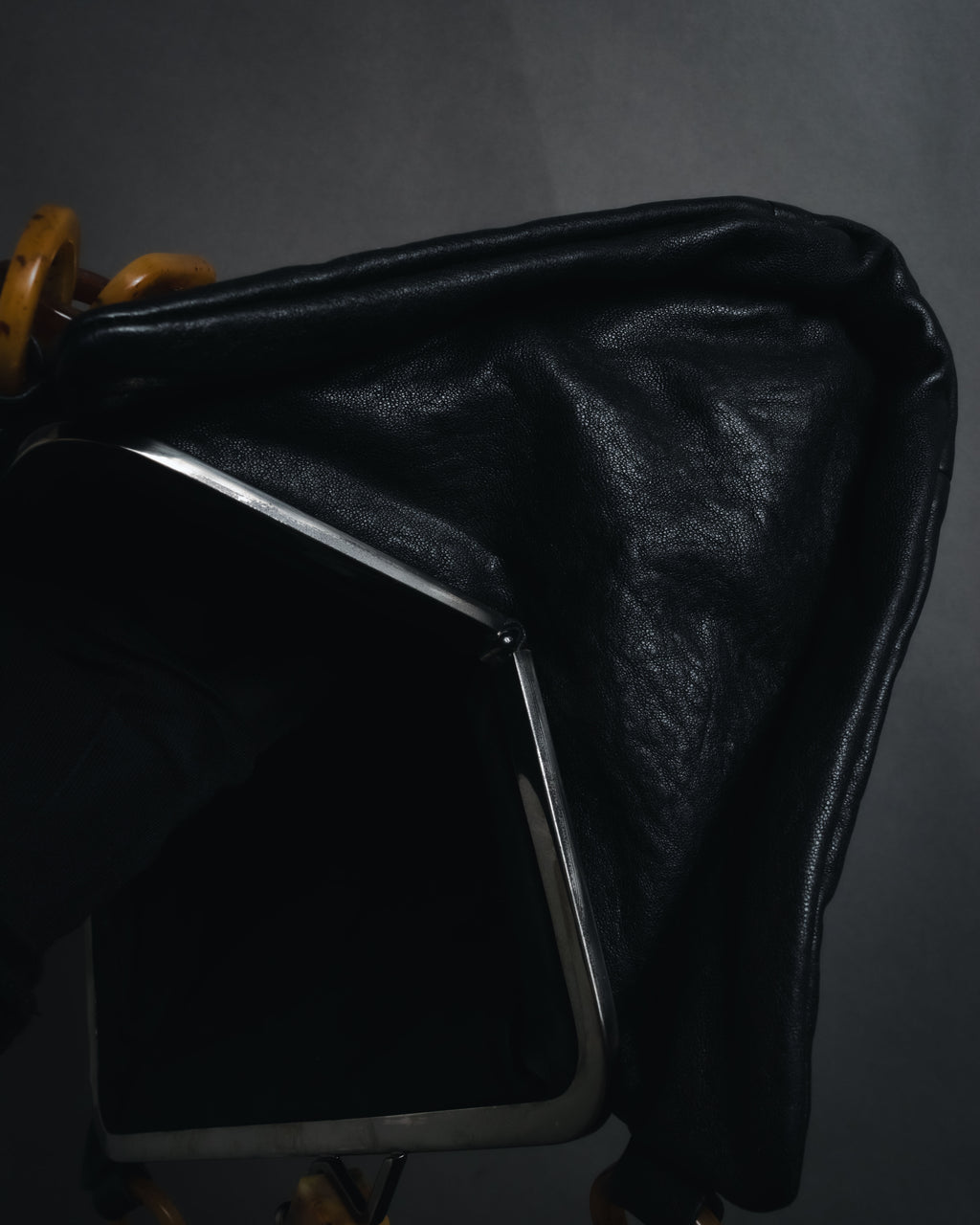 –SPECIAL– "MIU MIU"
Early 2000s bakelite effect chain frame bag