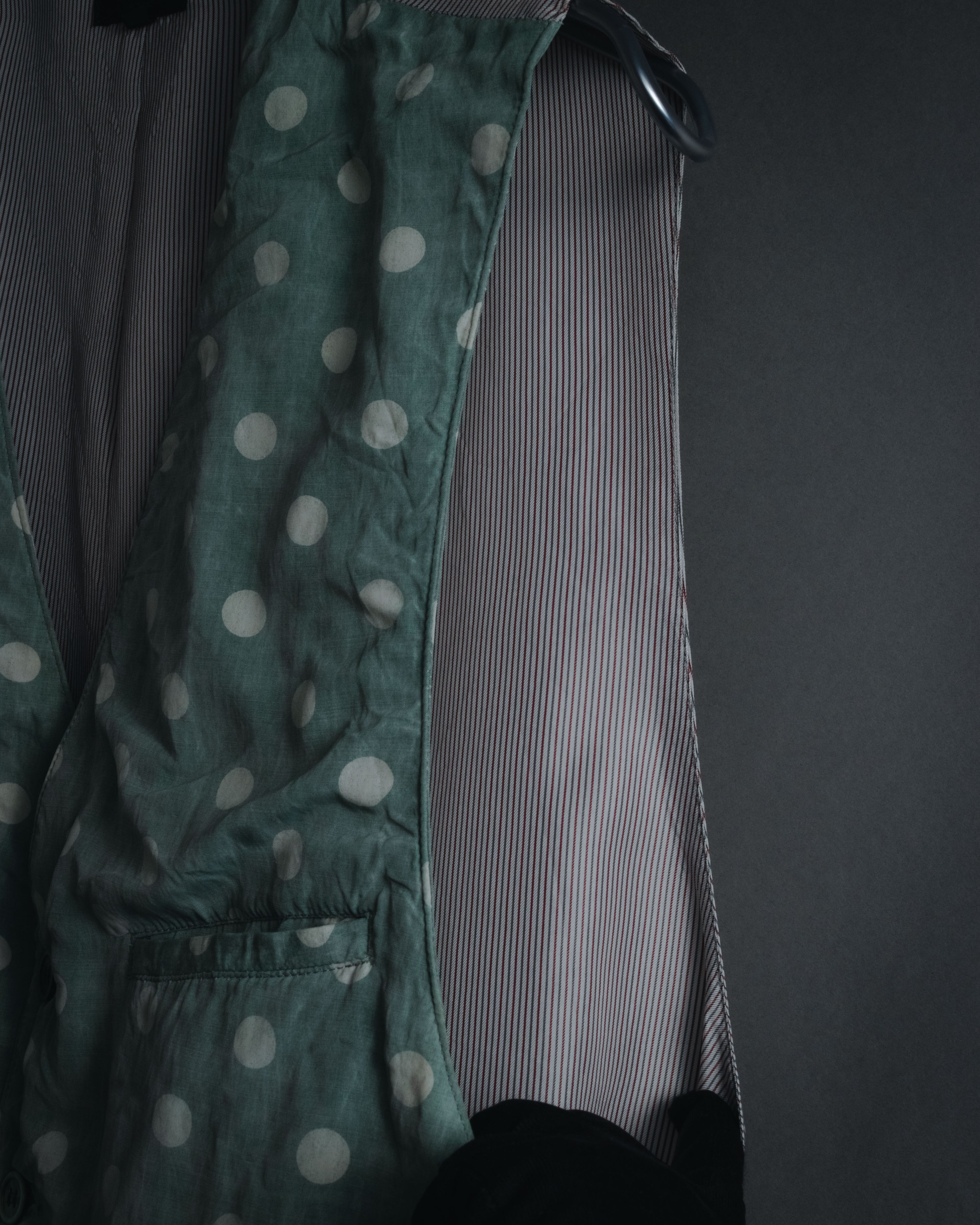 "COMME des GARÇONS HOMME"
Early 90s polka-dot rayon tailored vest