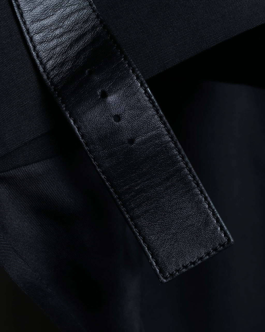 "LOUIS VUITTON" Leather tape cross knit detail vest