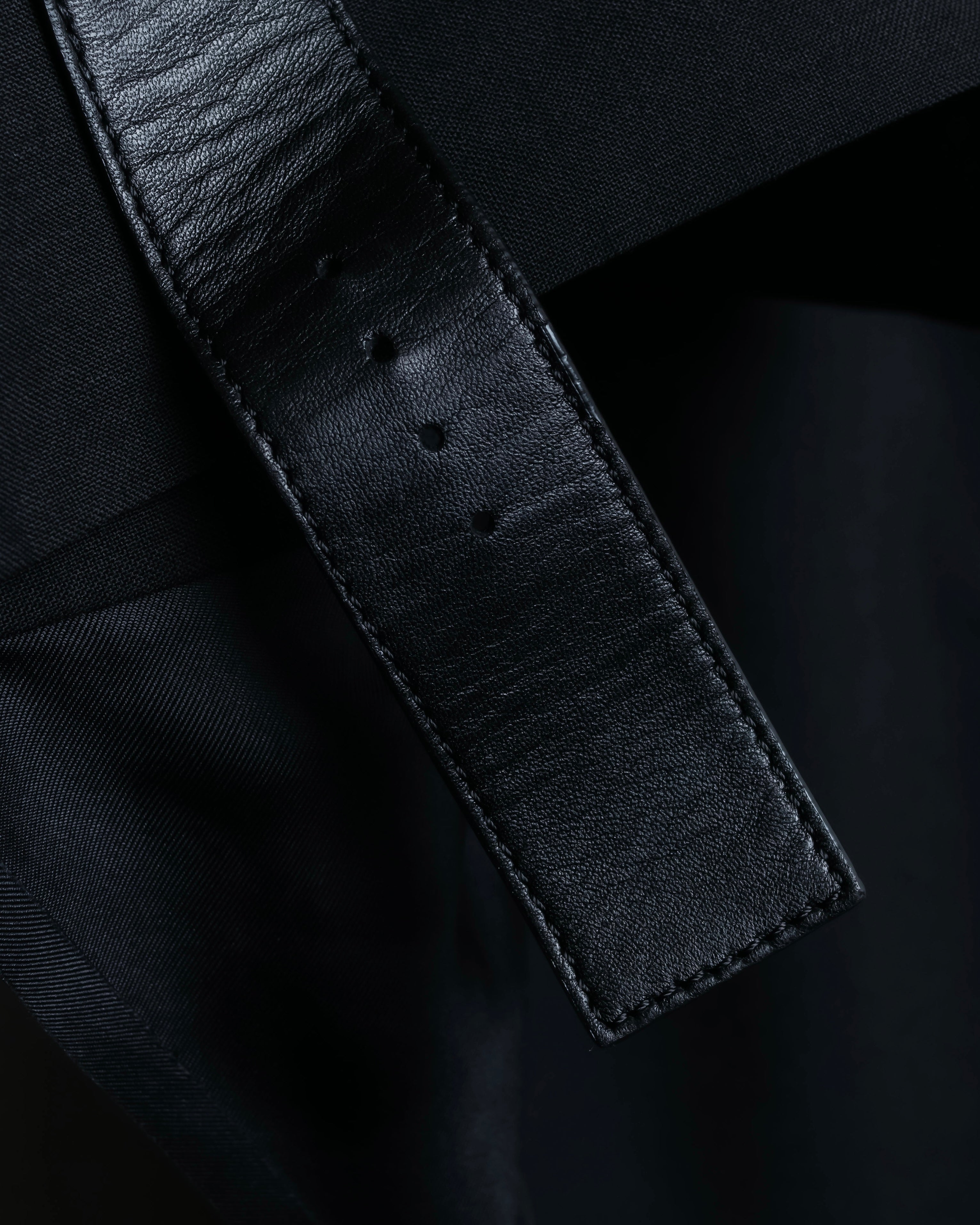 "LOUIS VUITTON" Leather tape cross knit detail vest