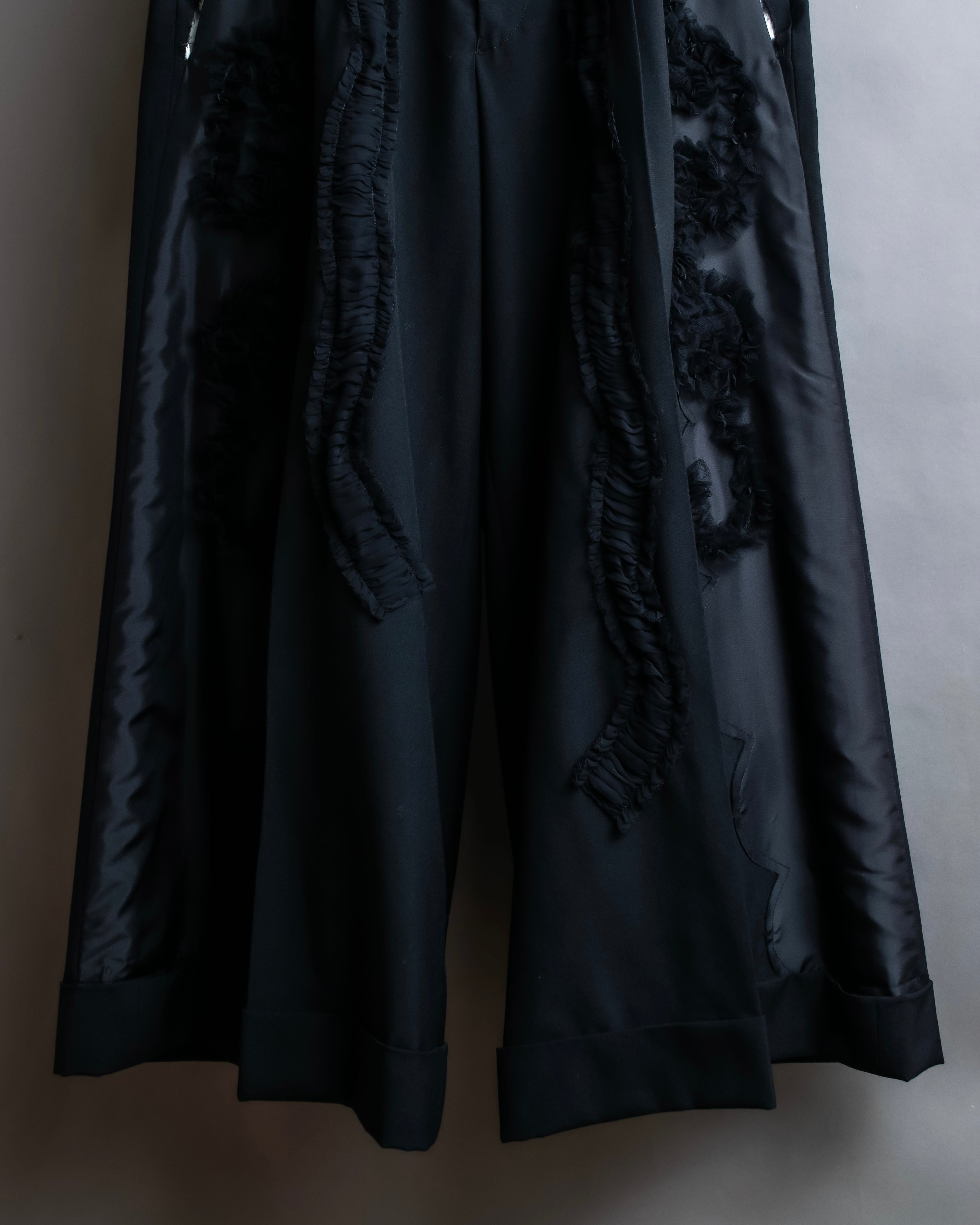 "COMME des GARCONS" Ruffle & tulle asymmetrical docking sarouel slacks