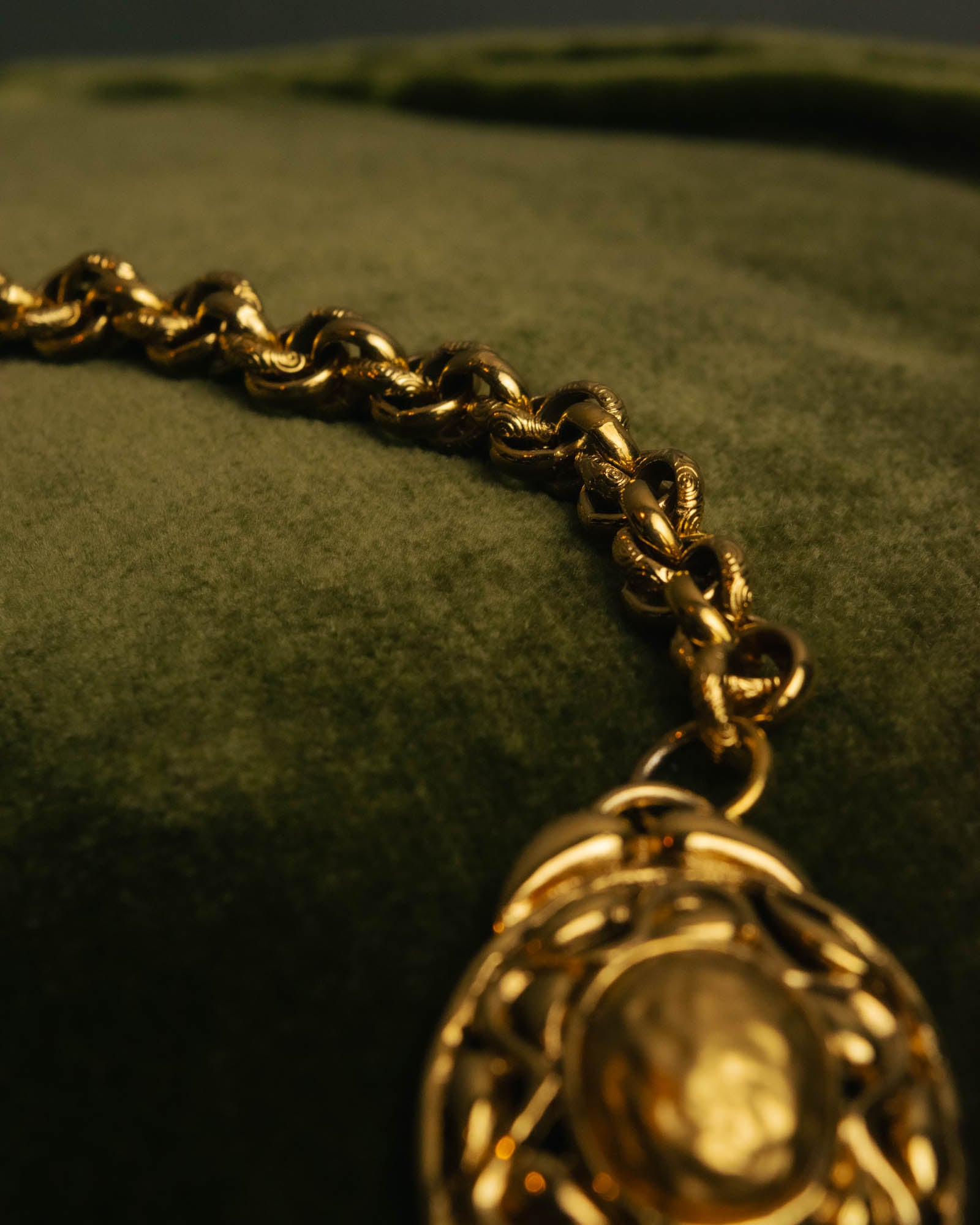 -SPECIAL- “YVES SAINT LAURENT” 80’s-90’s Baroque statement necklace