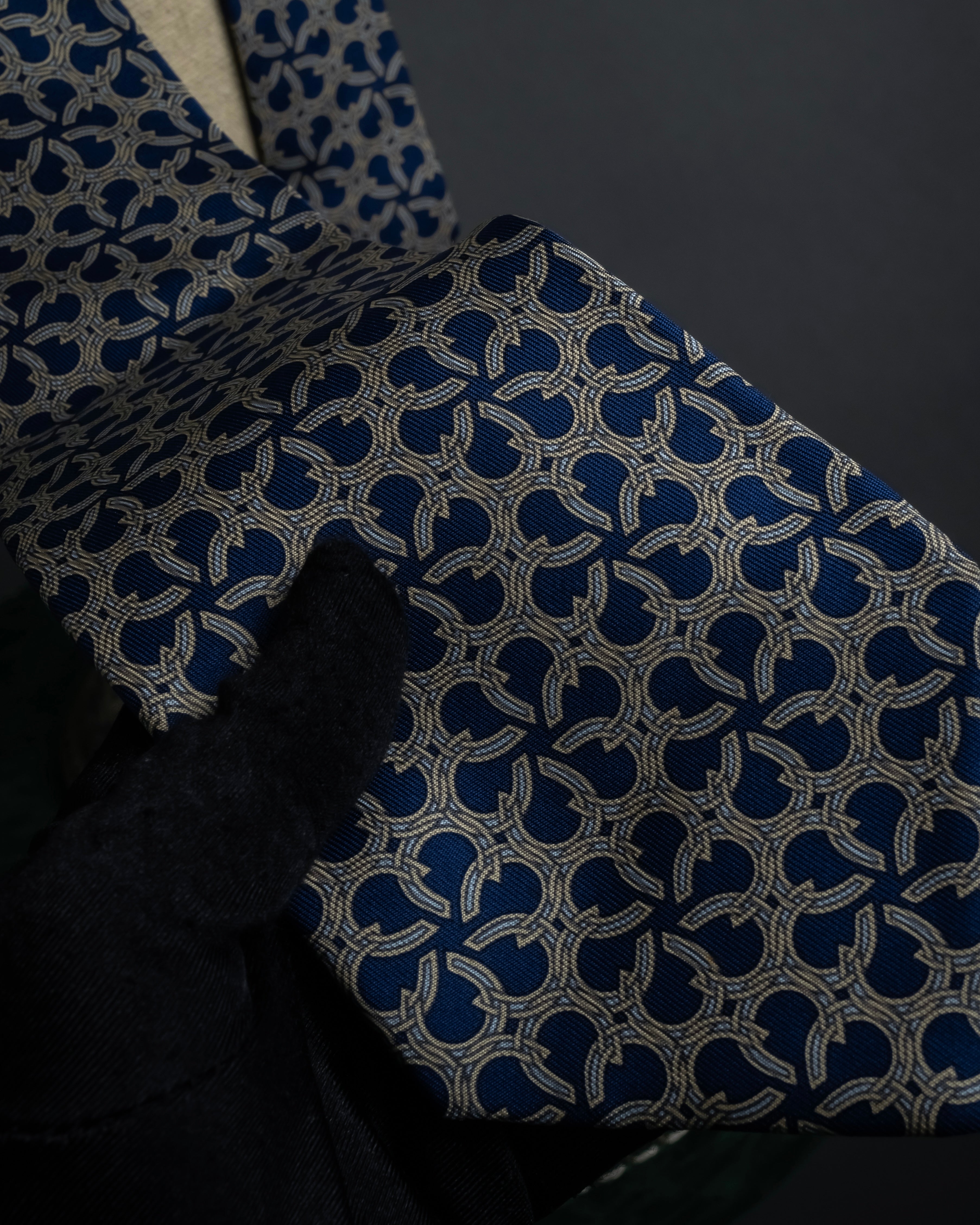 "HERMES" Saddlery anchor chain motif silk neck tie