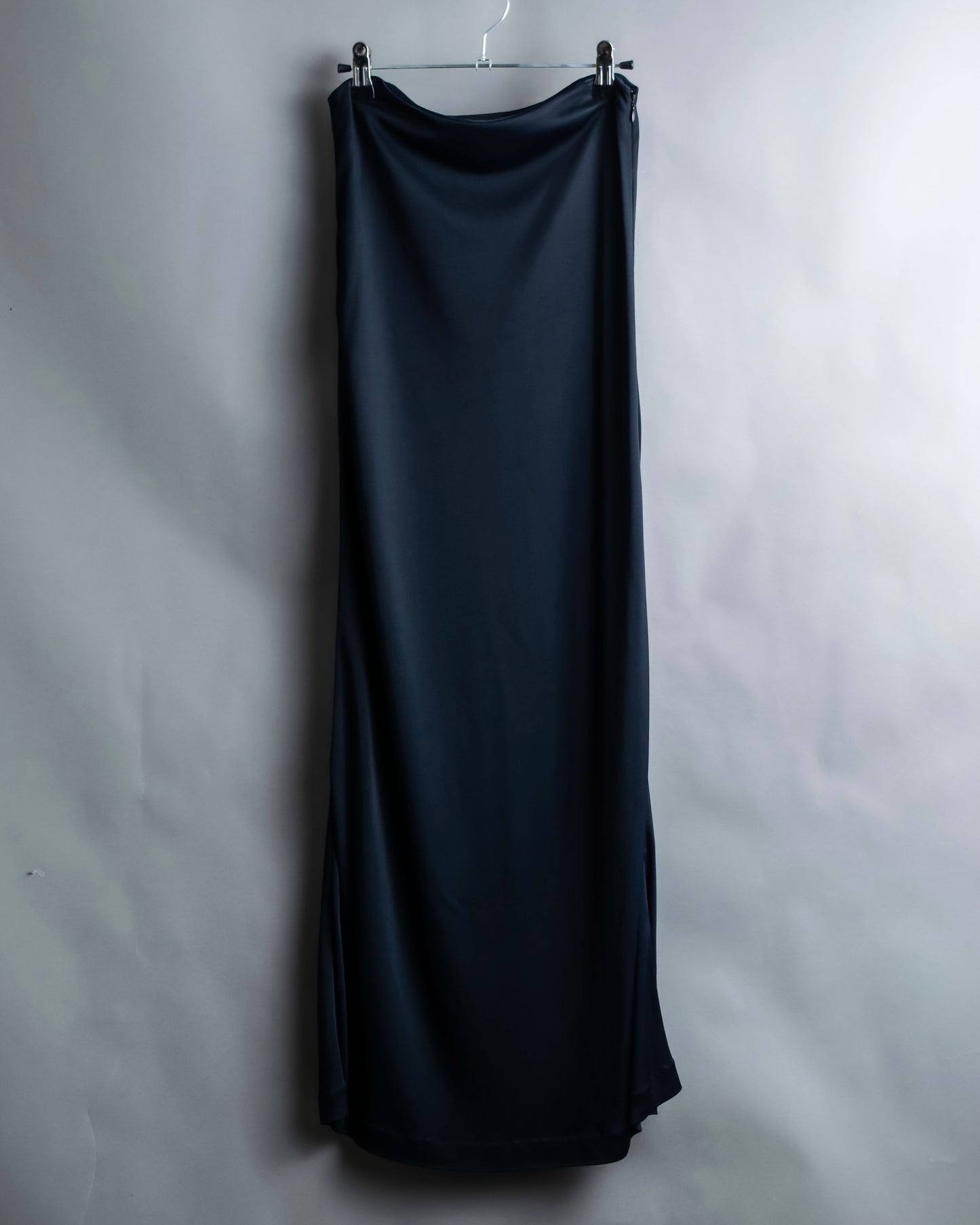 "GUCCI"

Maxi-length glossy rayon skirt