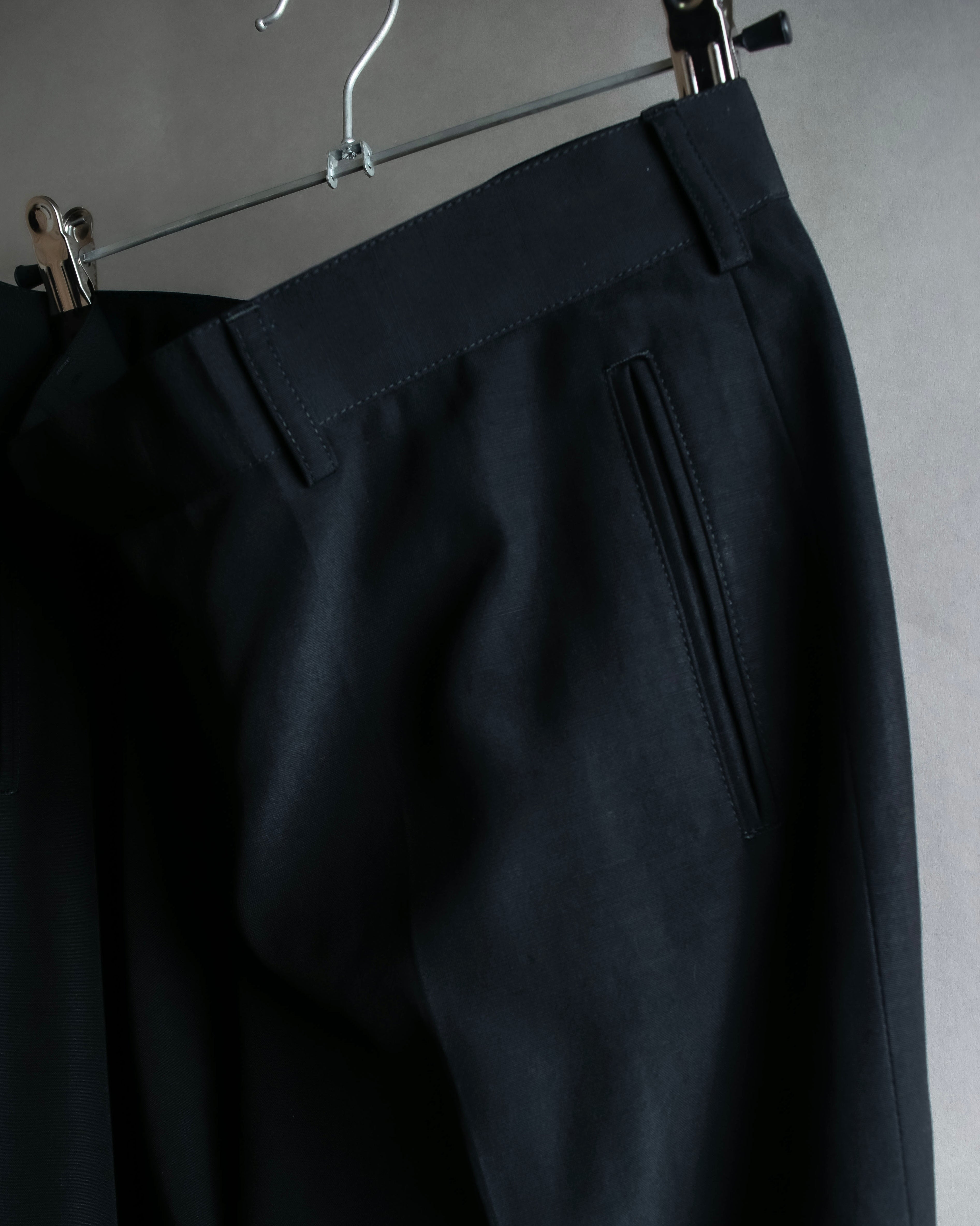 "JEAN PAUL GAULTIER FEMME"
 High-waisted straight draping slacks