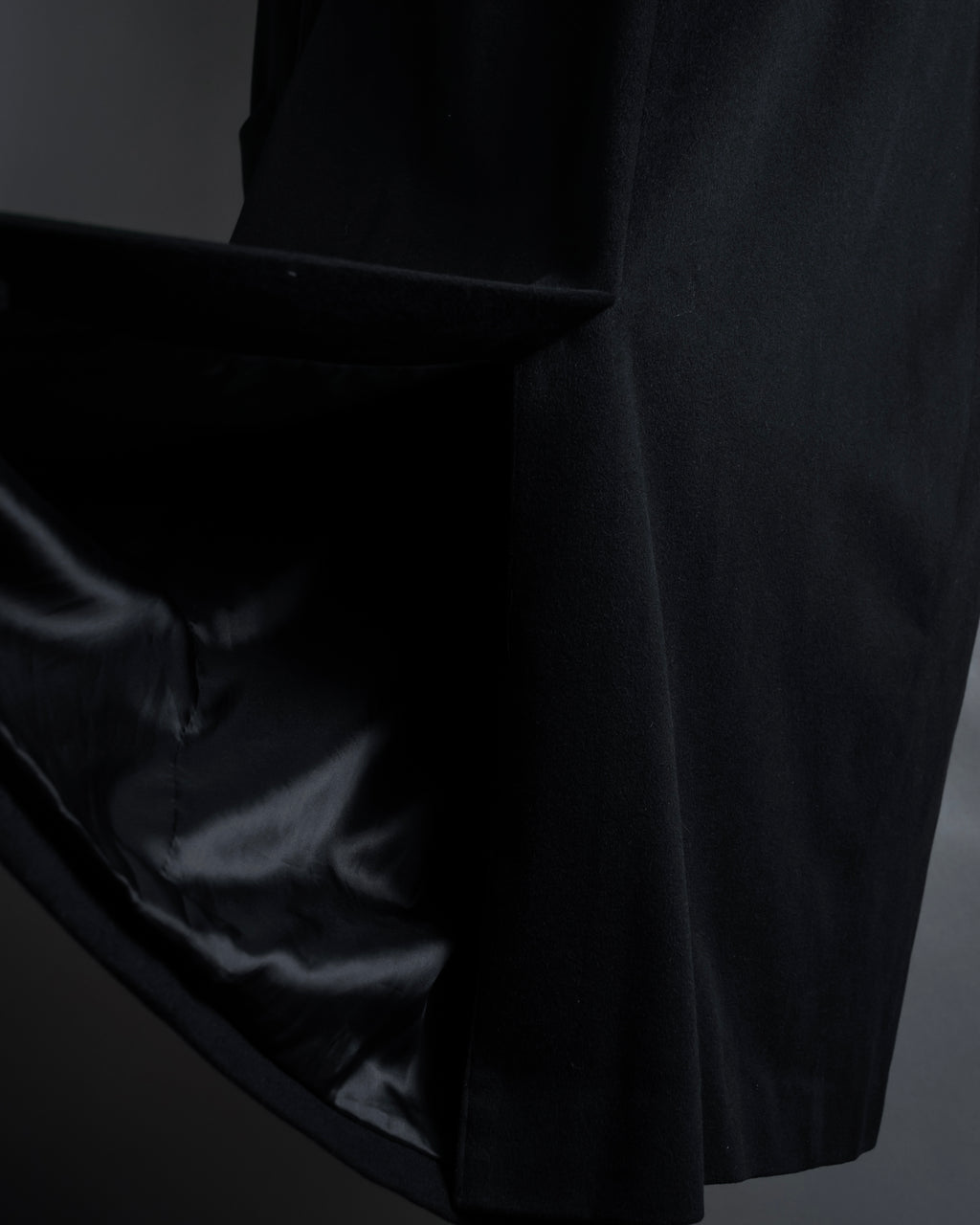 "BARBERINI" Minimalist detail 100% cashmere stand collar coat