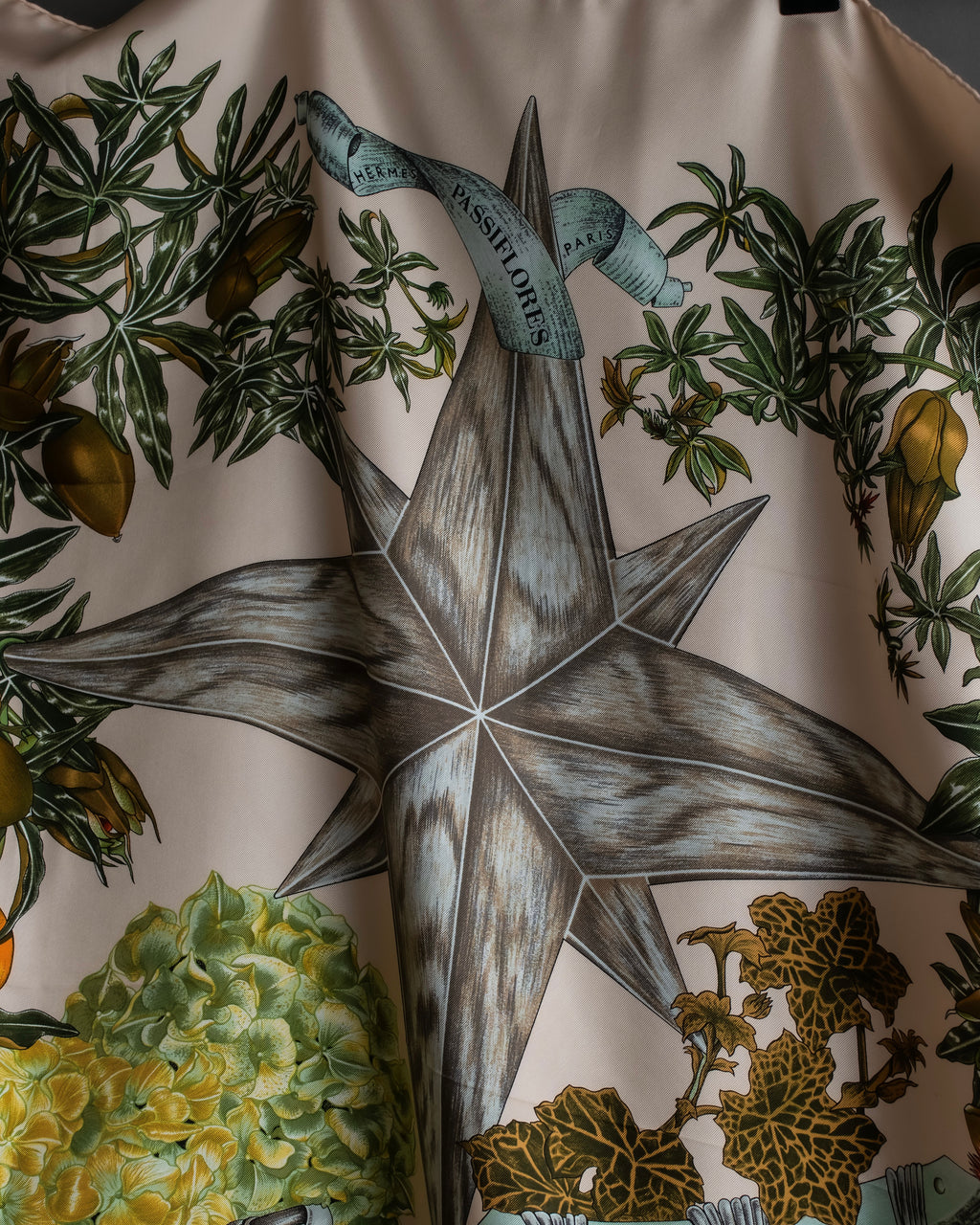 "HERMES" Passion flower print Carre 90 silk scarf