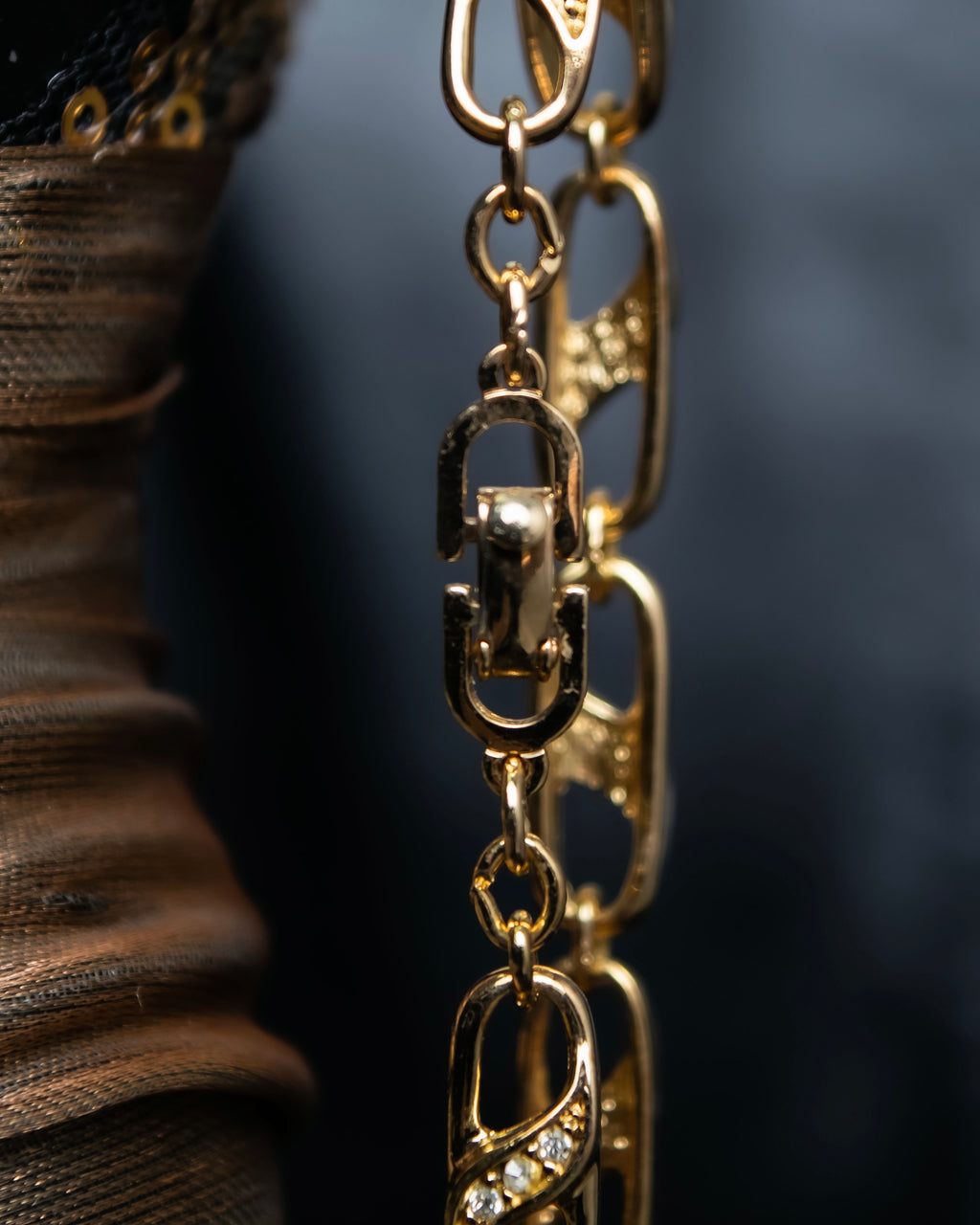 "DIOR" Oval chain rhinestone studded bracelet