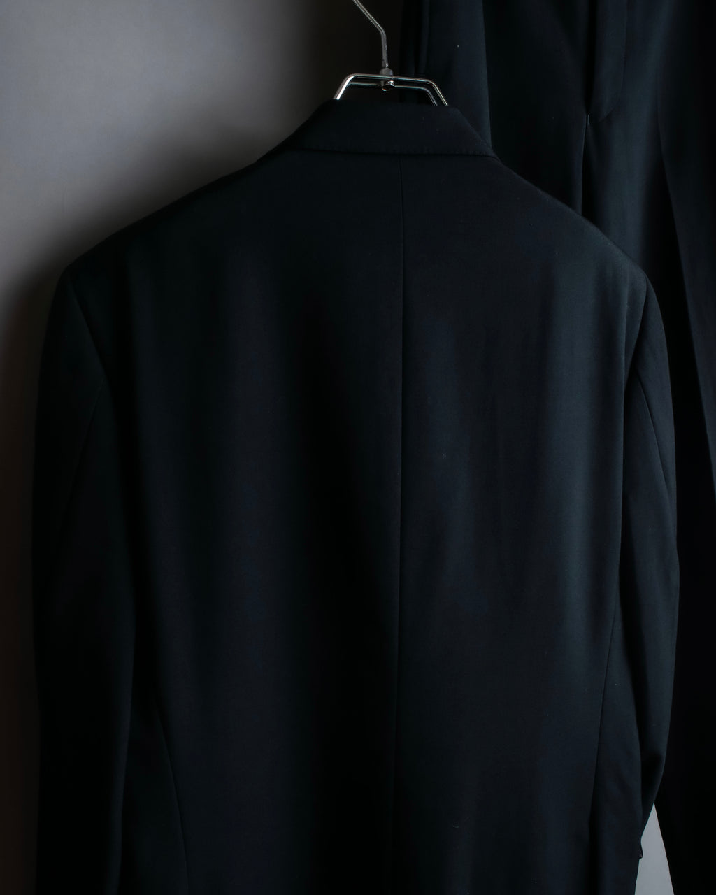 "Burberrys" Peaked lapel designed single 3B tailored jacket setup