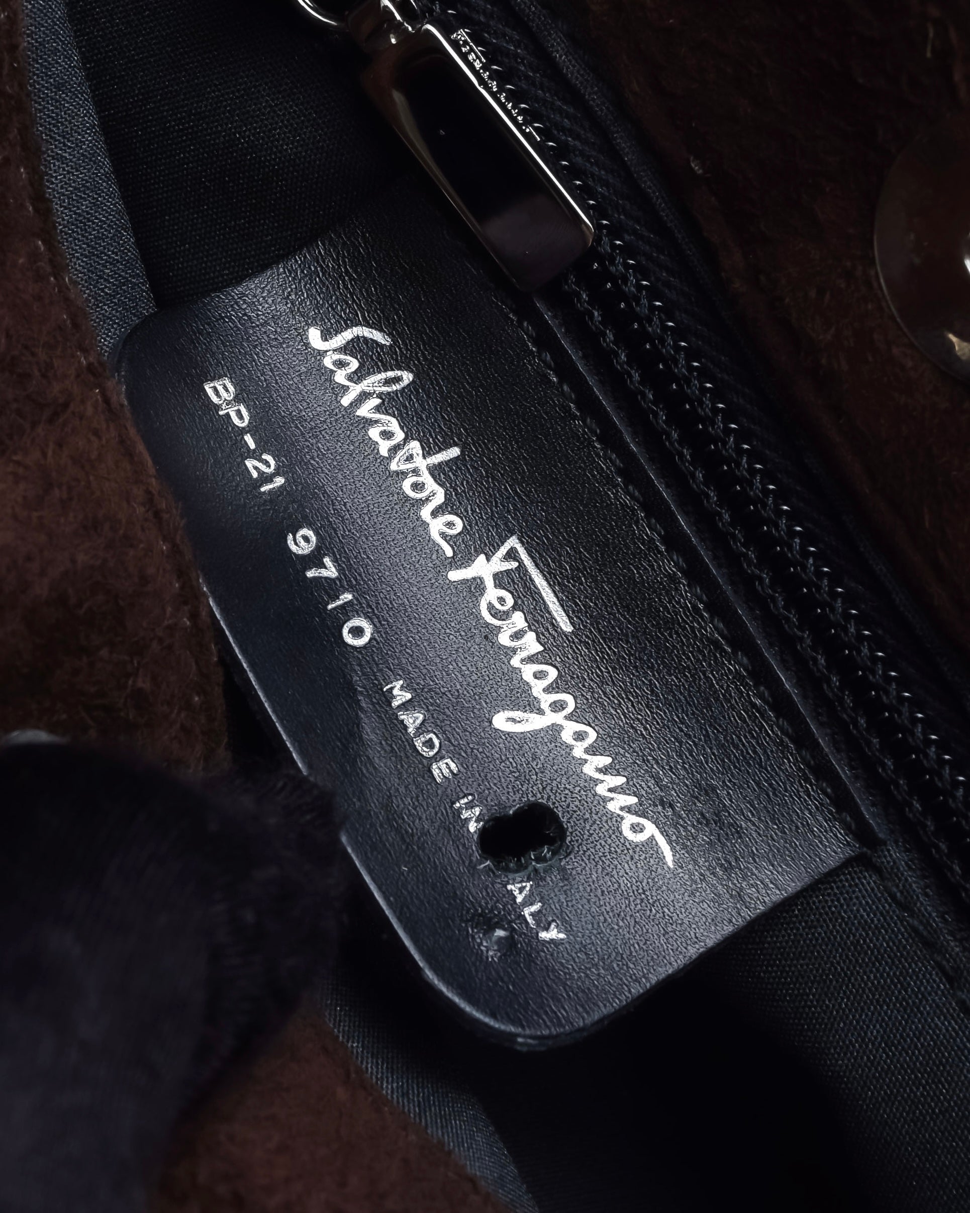 "Salvatore Ferragamo" Sharp form leather combination bag