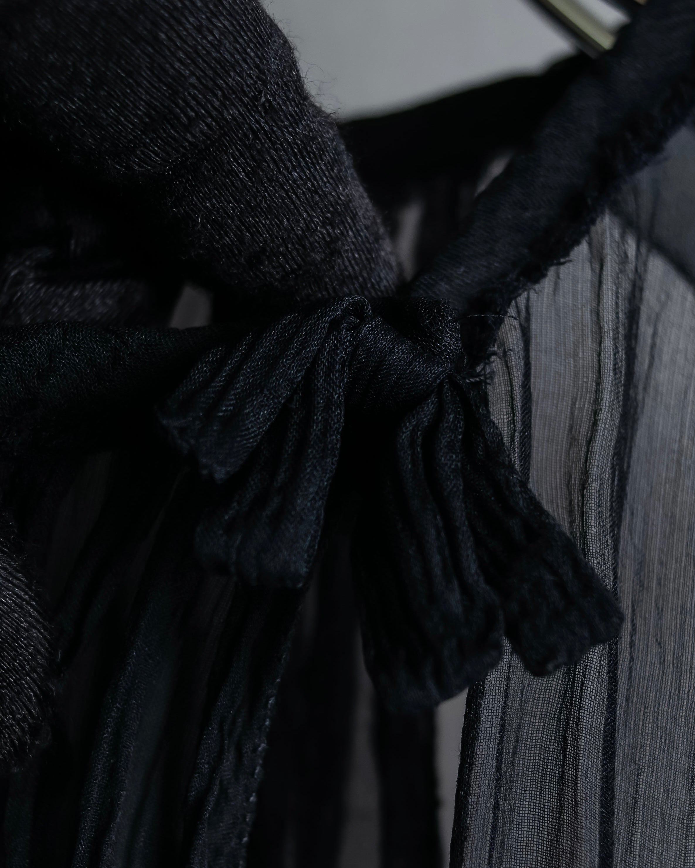 "PRADA" Gathered ribbon design puff sleeve dress