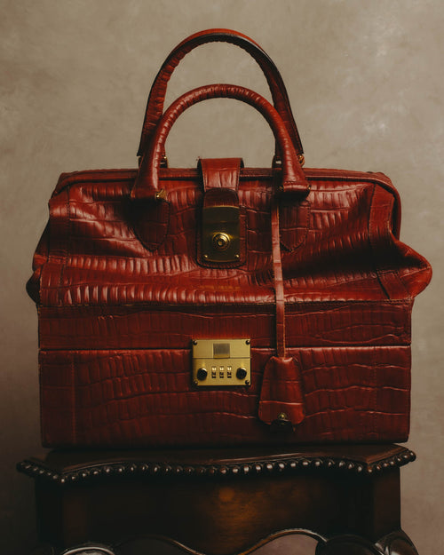 -SPECIAL- “Giorgio Armani” 90’s-00’s Crocodile embossed leather frame bag