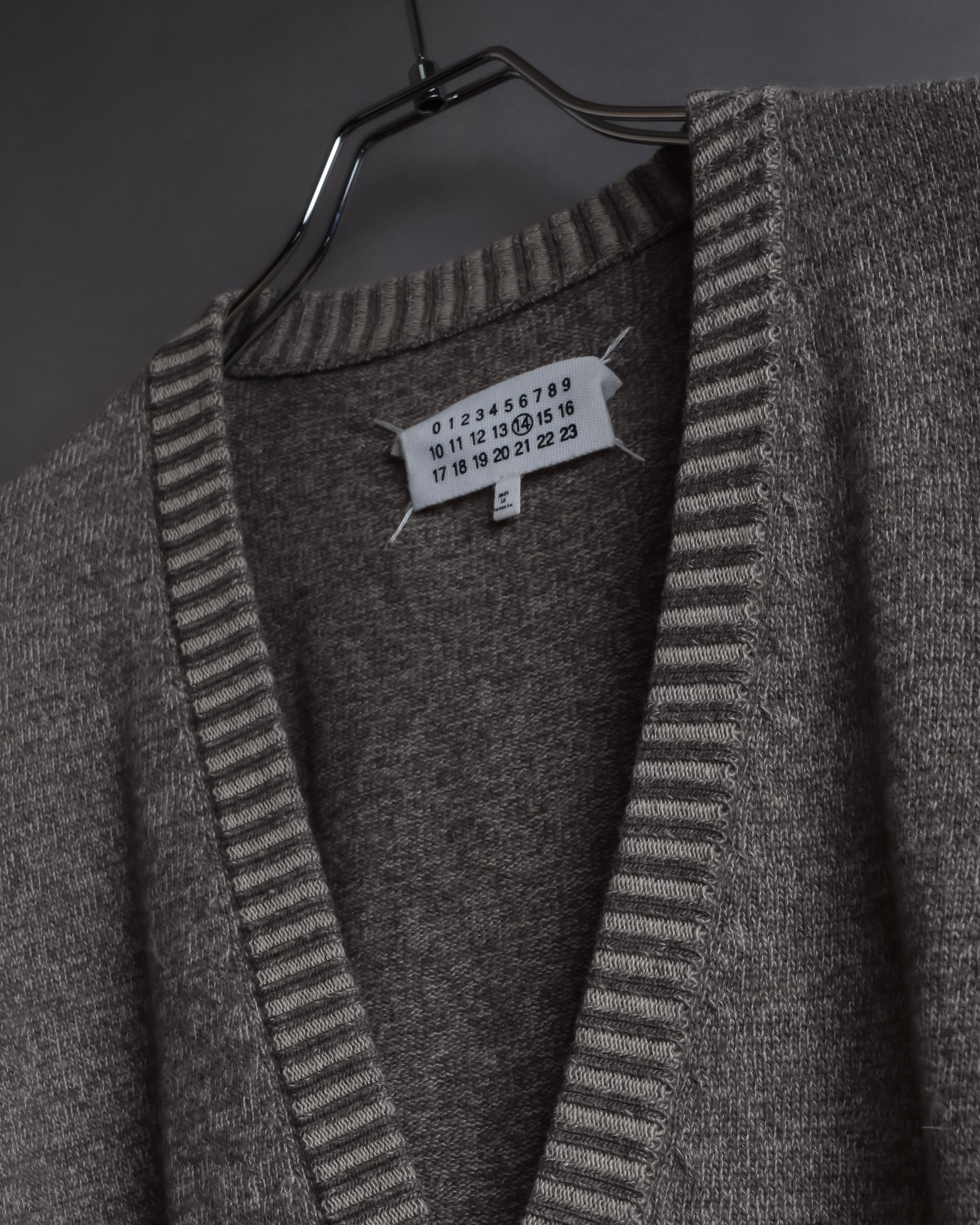 "MAISON MARGIELA" 13AW Patch accented low gauge wool cardigan