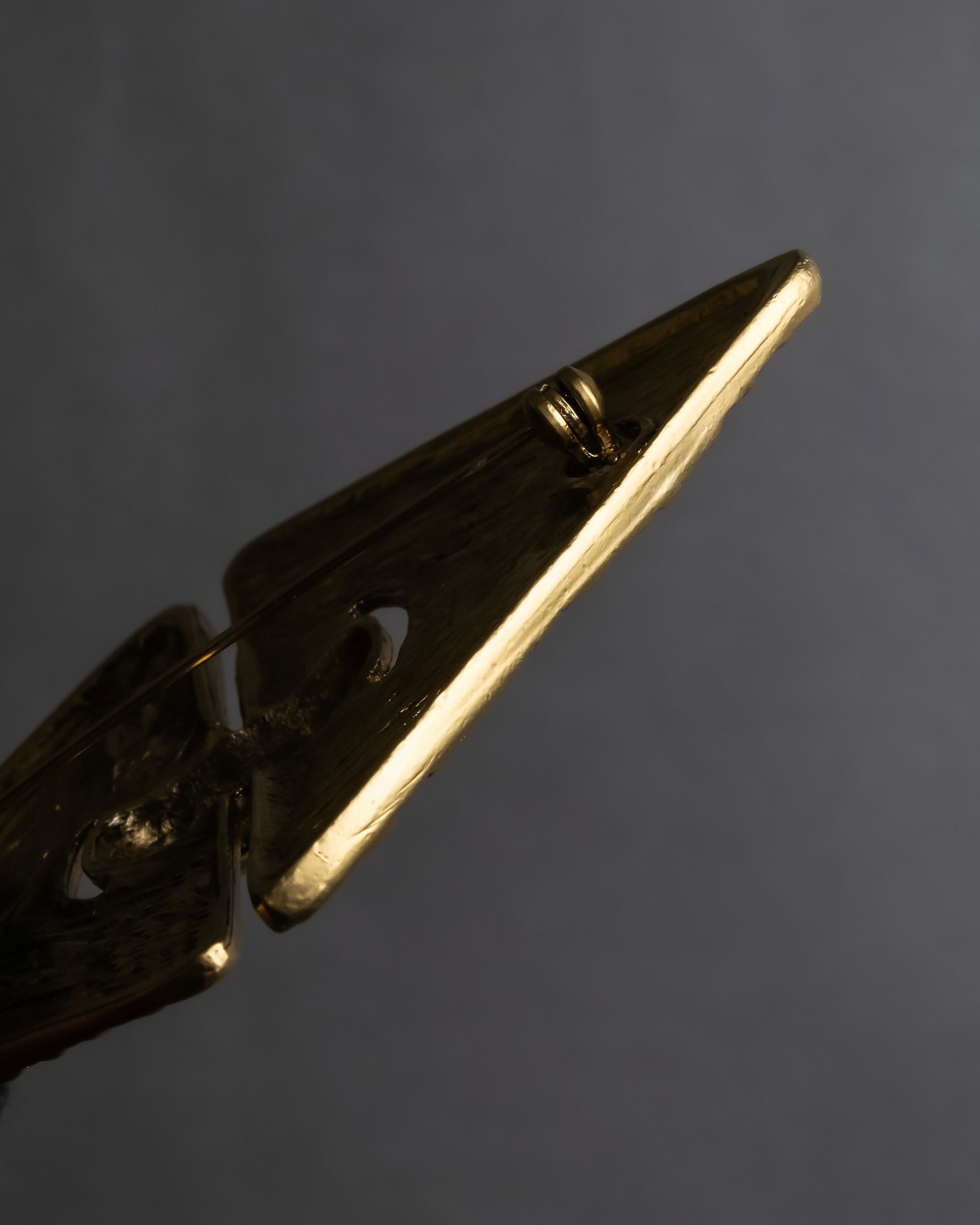 "YVES SAINT LAURENT" Granular texture diamond gold brooch