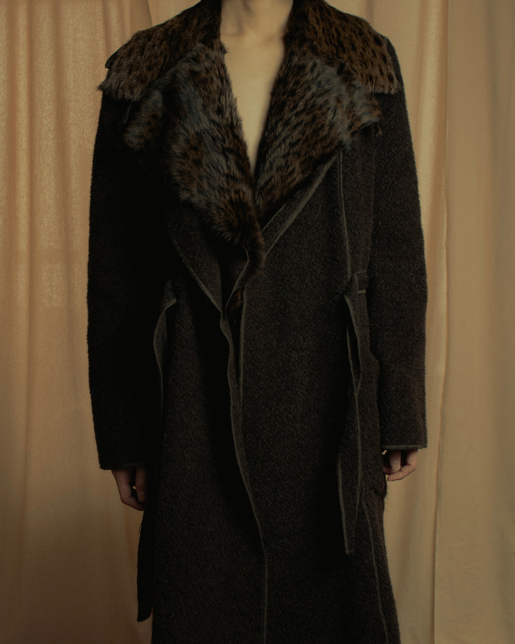 "FENDI" 90’s-00’s Sculptural belted leopard cat fur collar alpaca coat